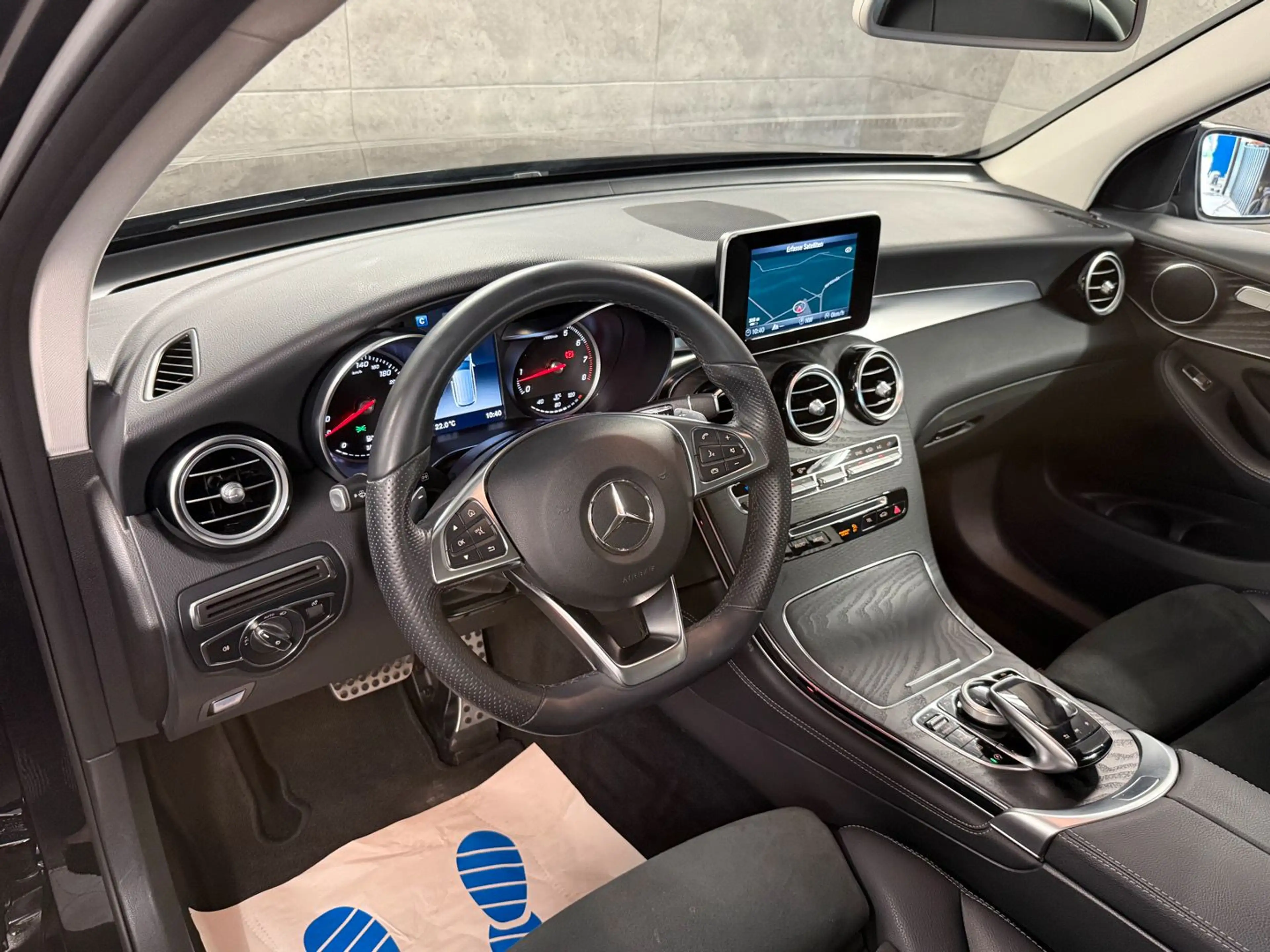 Mercedes-Benz GLC 250 AMG Line 4M AUT*LED*NAVI*AHK*TEMPO*PDC — photo 9