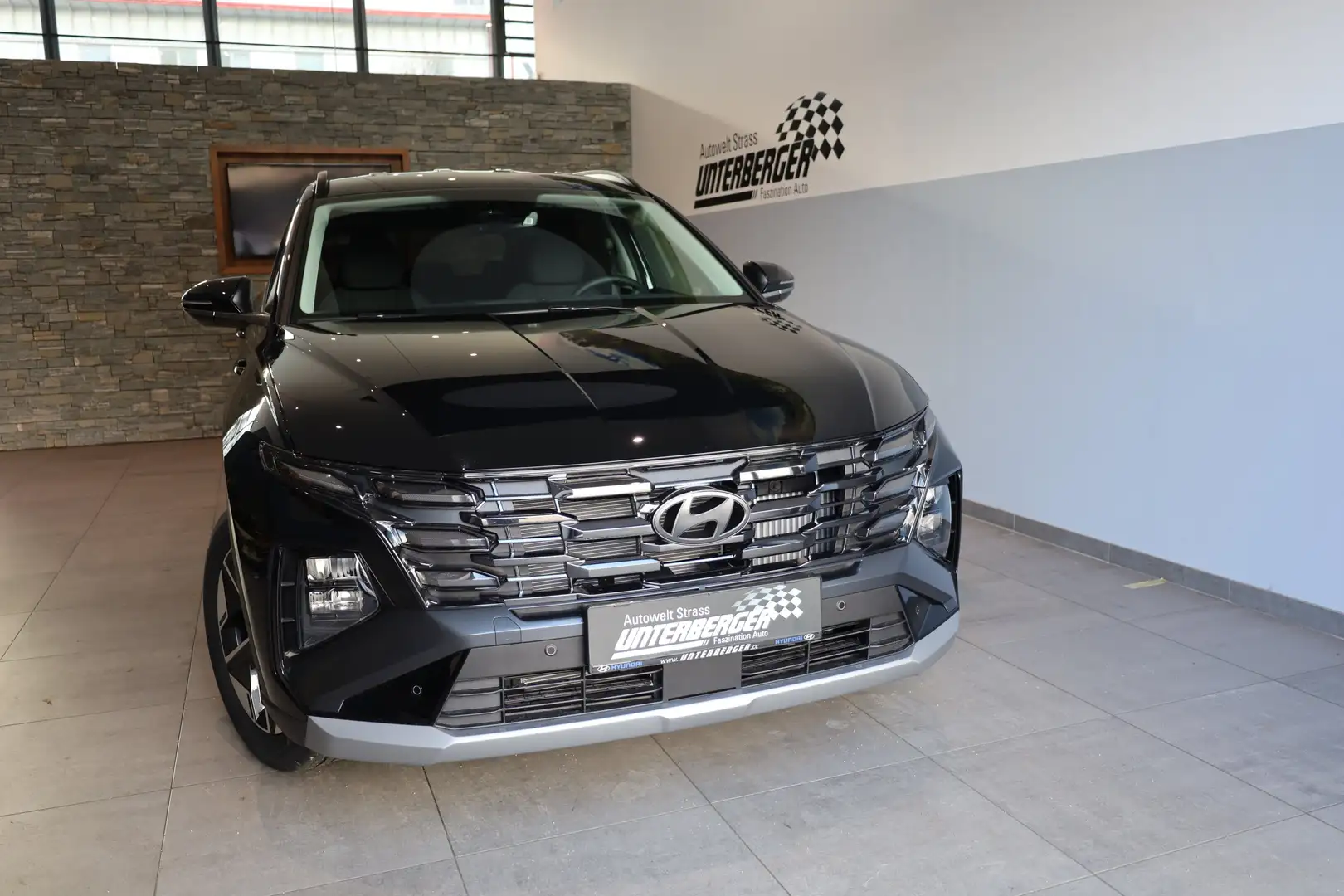Hyundai TUCSON NX4 GO Plus 1,6 T-GDi 2WD 48V Schwarz - 2