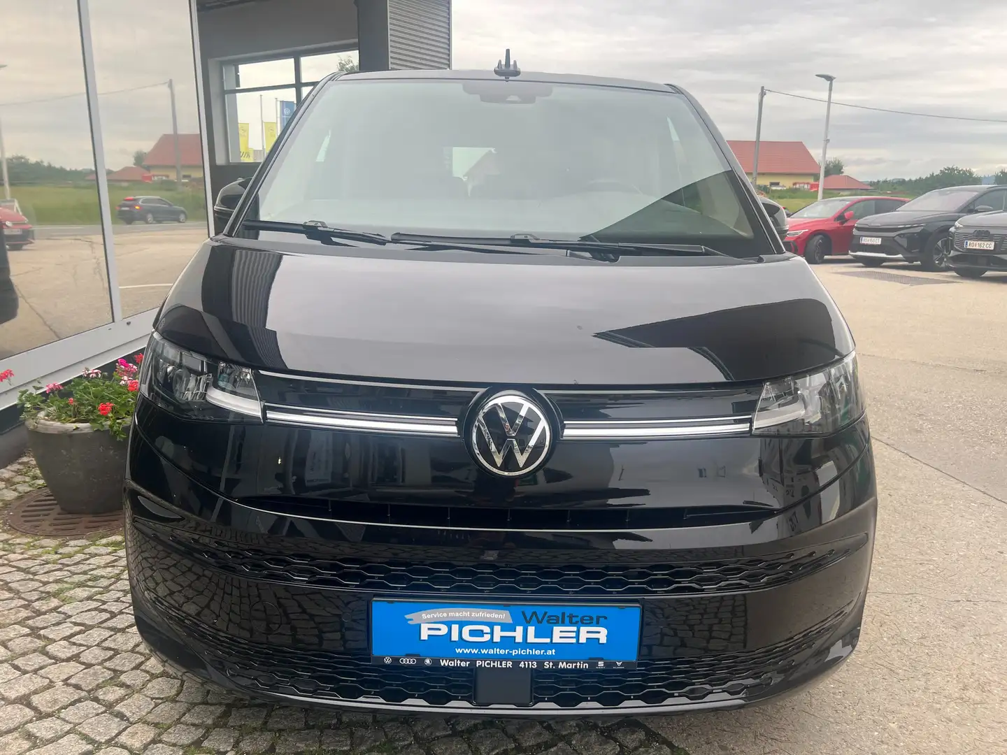 Volkswagen T7 Multivan Life ÜH eHybrid Fekete - 2