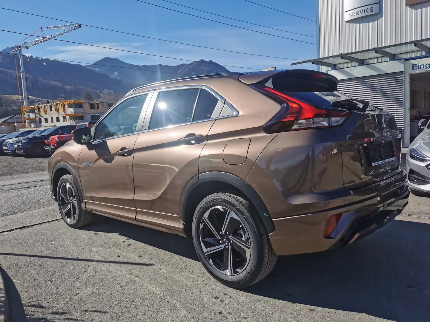 Mitsubishi Eclipse Cross 2,4 PHEV 4WD Intense+ CVT Aut. Bruin - 1
