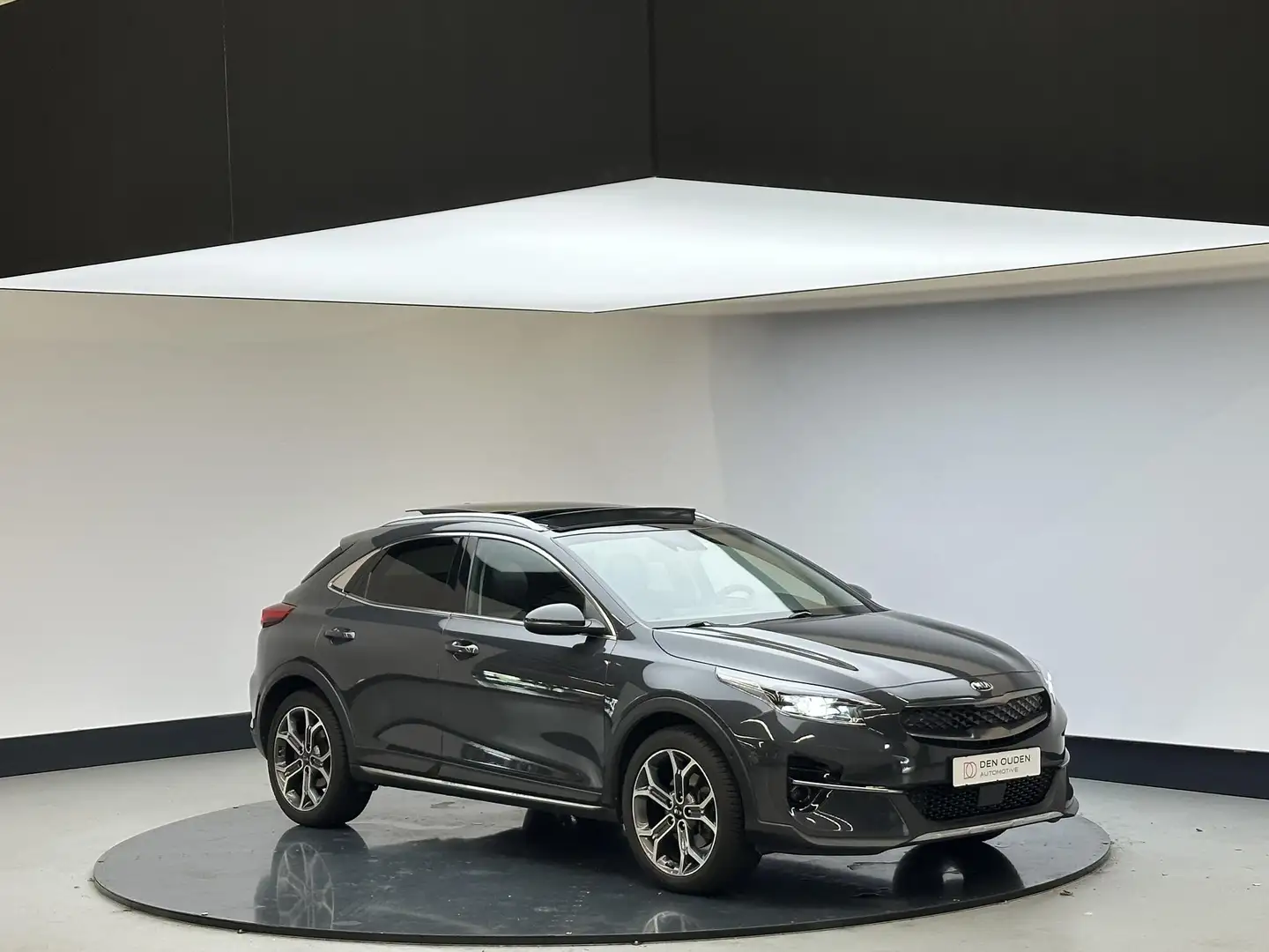 Kia XCeed 1.6 GDi PHEV ExecutiveLine | Panodak| Trekhaak | L Grijs - 1