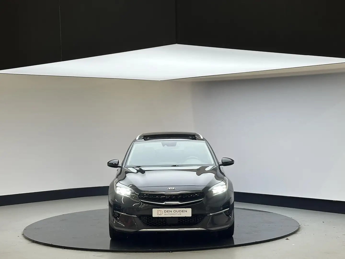 Kia XCeed 1.6 GDi PHEV ExecutiveLine | Panodak| Trekhaak | L Grijs - 2