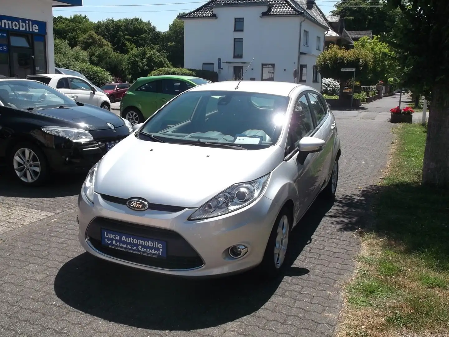 Ford Fiesta Titanium SZ  TÜV NEU Argento - 2