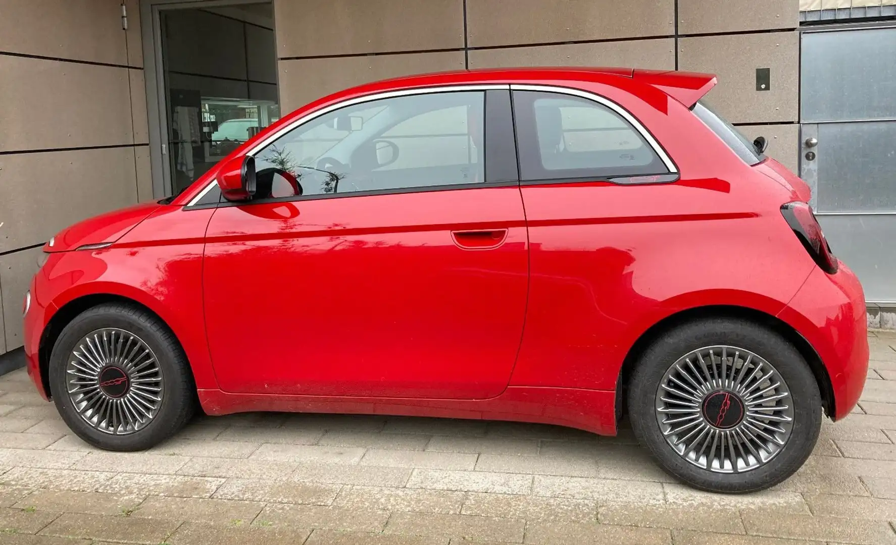 Fiat 500e Red -  limited edition (roter Fahrersitz) Rojo - 2