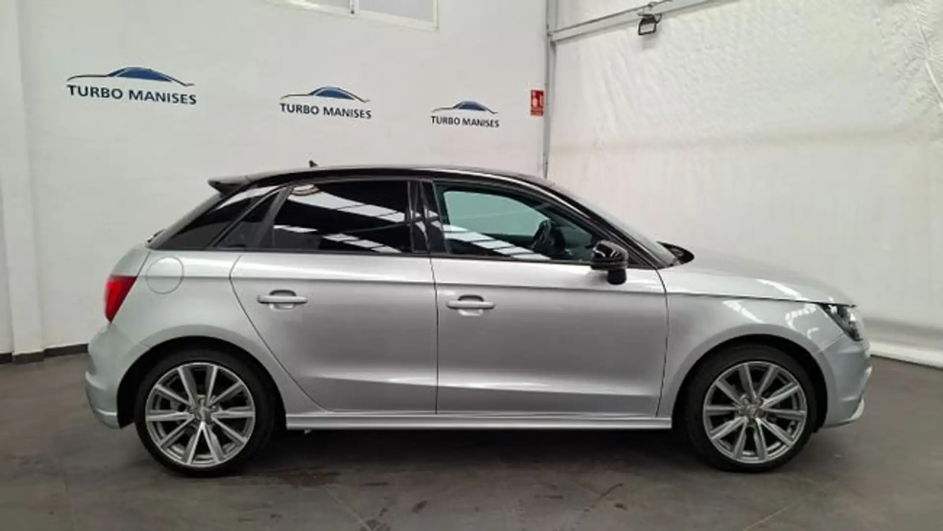 Audi A1 1.2 TFSI Adrenalin Gris - 2