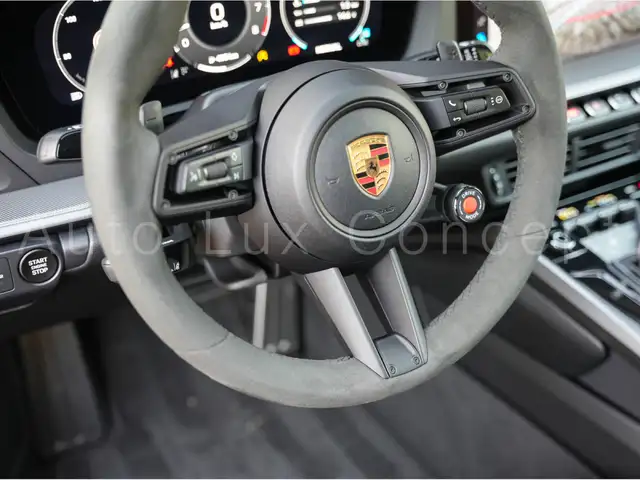 Porsche 911 view 15