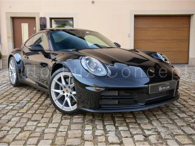 Porsche 911 view 2