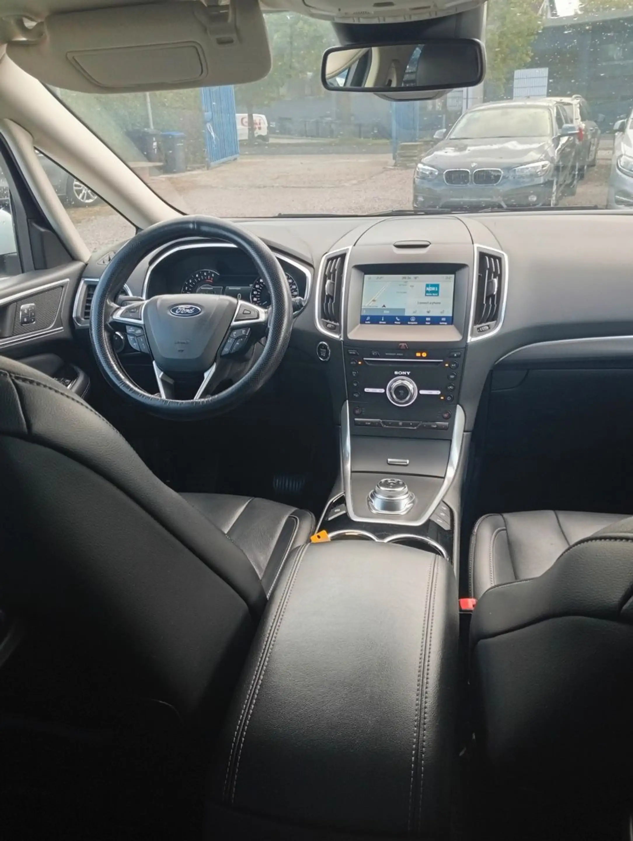 Ford S-Max 2,0 140kW Auto.Navi.RFK.Leder.AHK.LED — photo 10