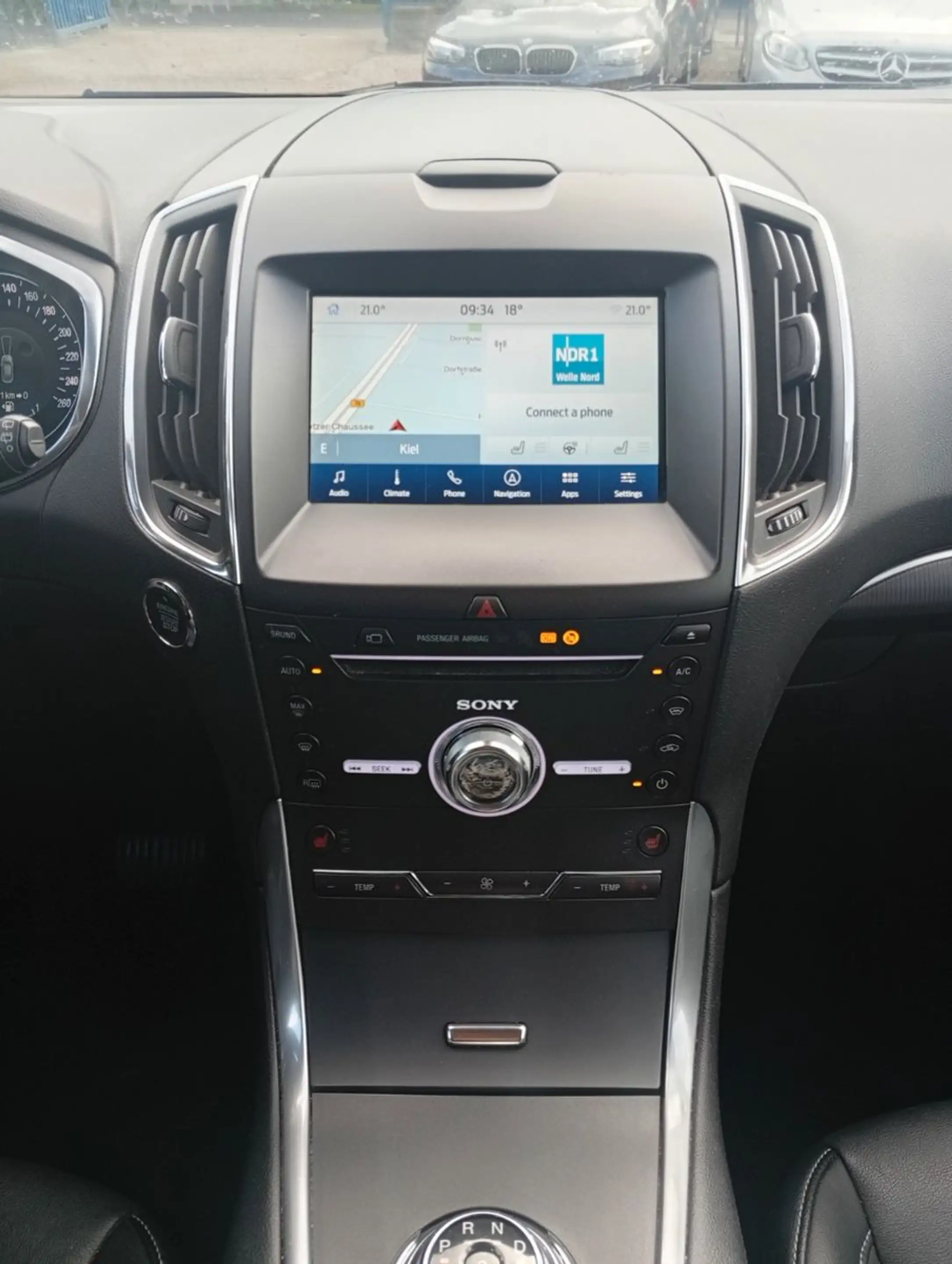 Ford S-Max 2,0 140kW Auto.Navi.RFK.Leder.AHK.LED — photo 11