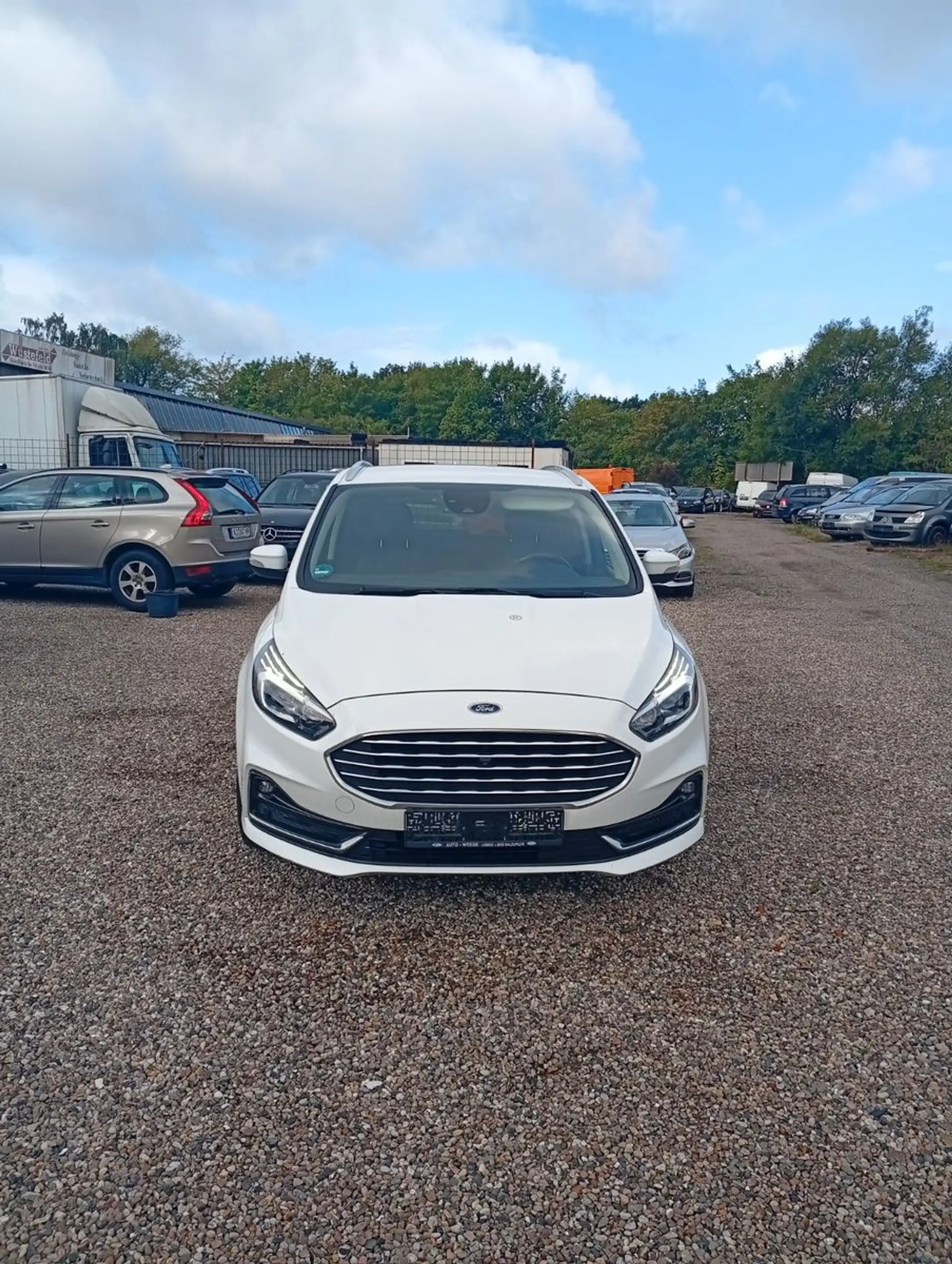 Ford S-Max 2,0 140kW  Auto.Navi.RFK.Leder.AHK.LED