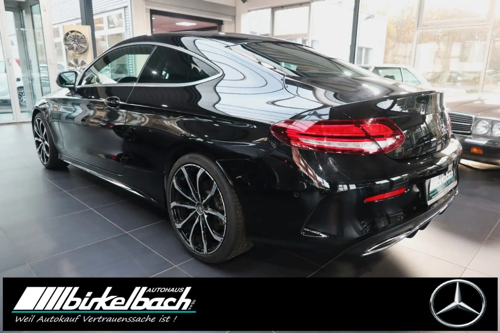 Mercedes-Benz C 200 AMG Coupe 9G-Tronic LED SHZ RFK Apple 19" Schwarz - 2