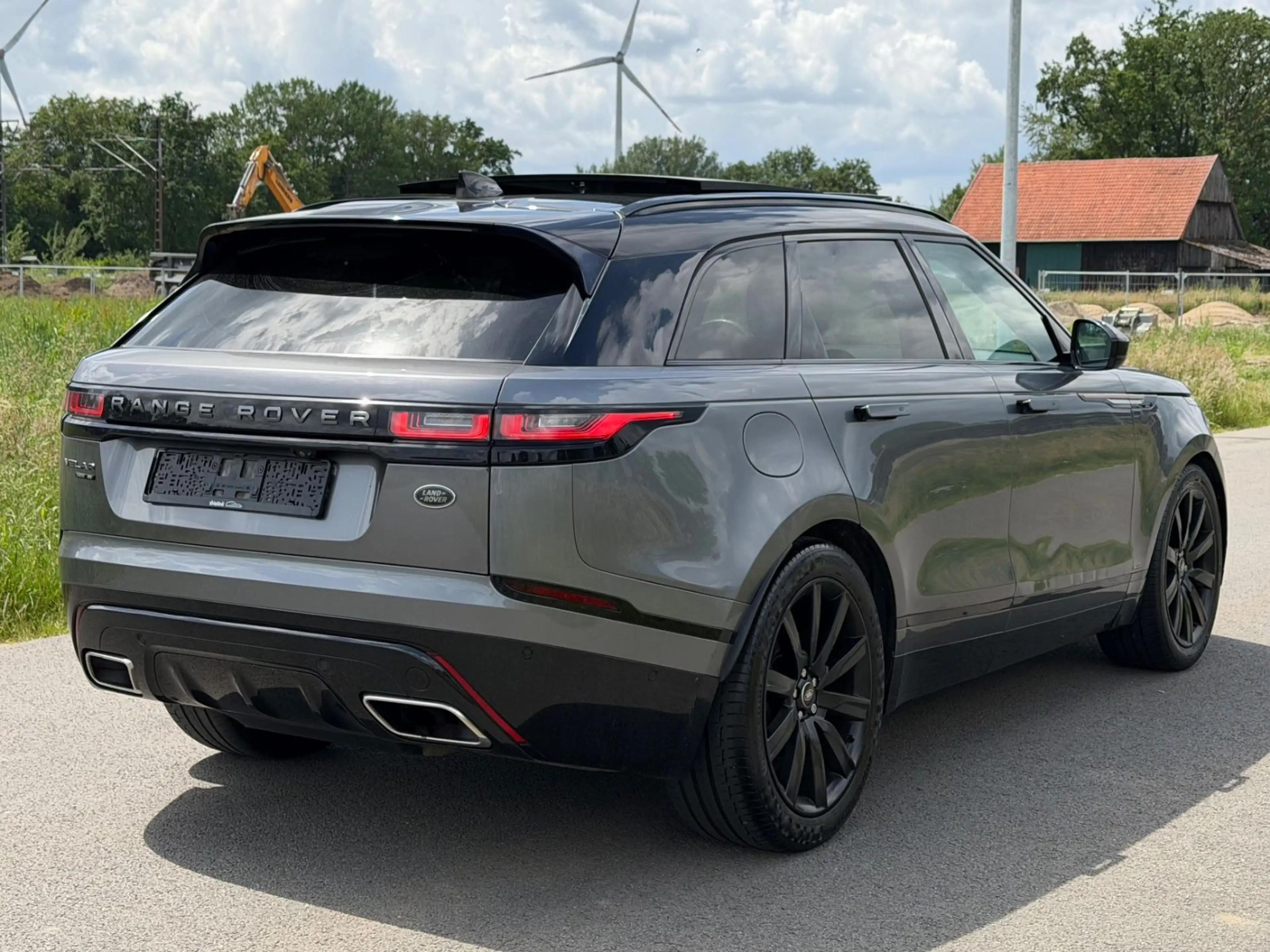 Land Rover Range Rover Velar 3.0 V6 AWD R-Dynamic Pano Voll — photo 2