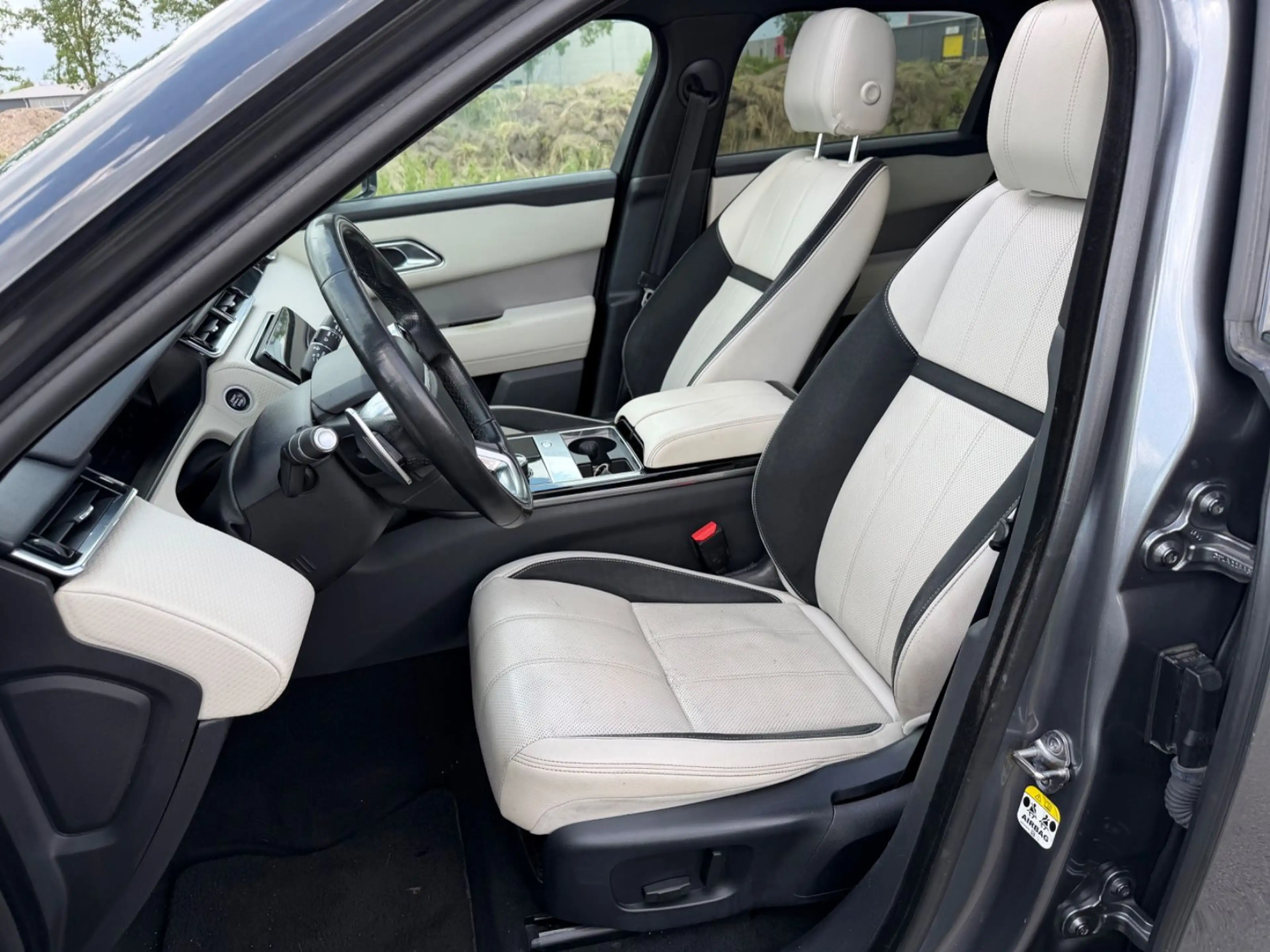 Land Rover Range Rover Velar 3.0 V6 AWD R-Dynamic Pano Voll — photo 12