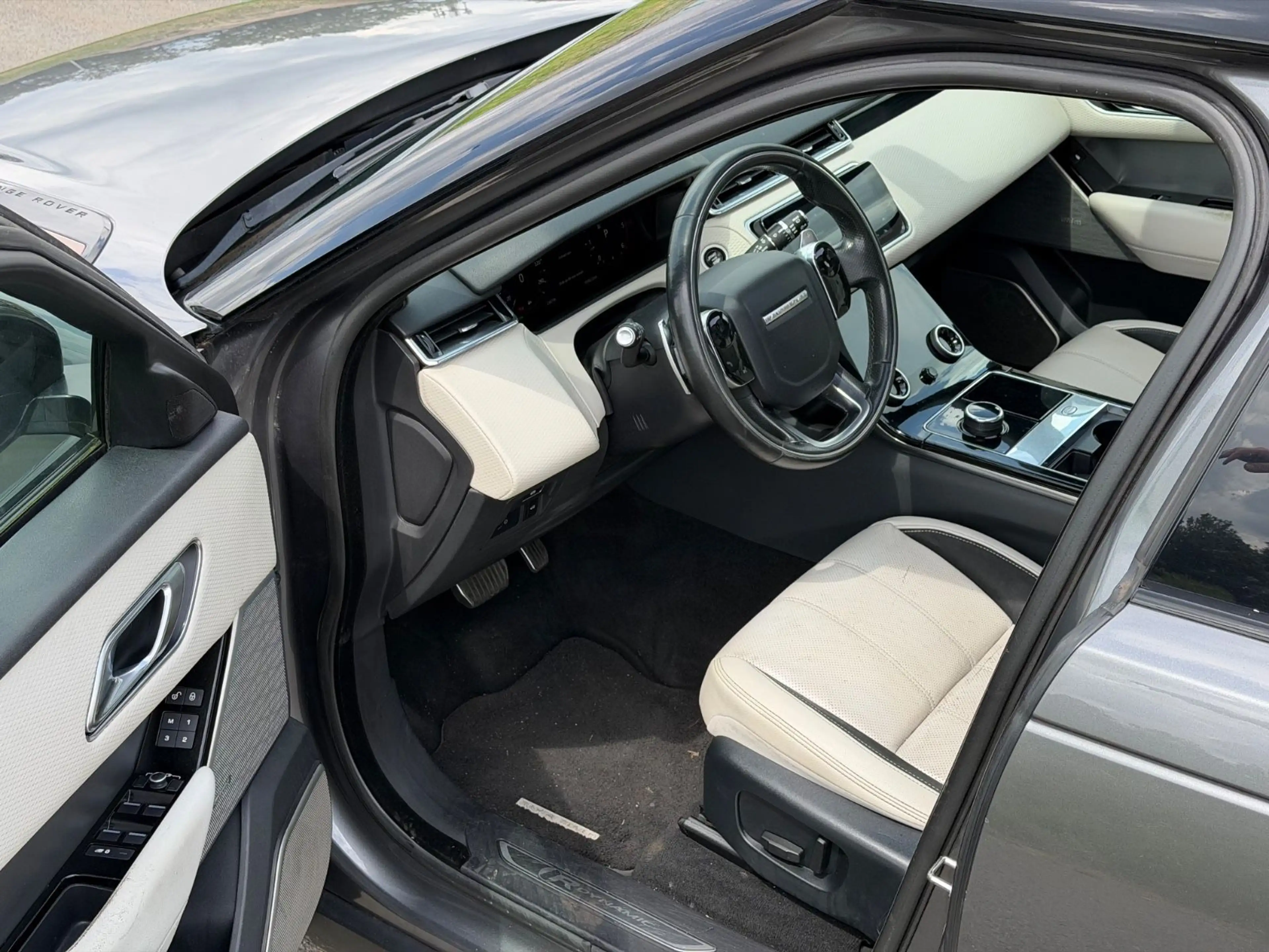 Land Rover Range Rover Velar 3.0 V6 AWD R-Dynamic Pano Voll — photo 14