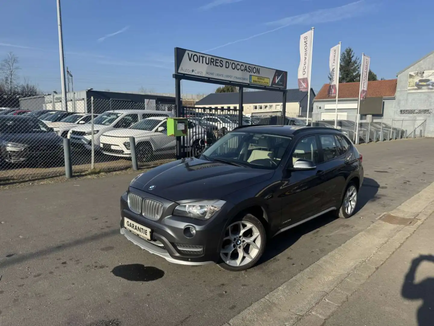 BMW X1 18dA Xdrive 143 X-LINE Gris - 1