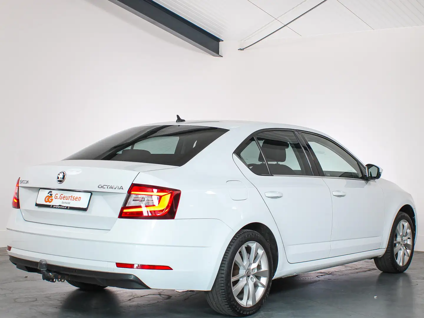 Skoda Octavia 1.4 TSI 150PK Greentech Clever Edition Trekhaak, S Wit - 2