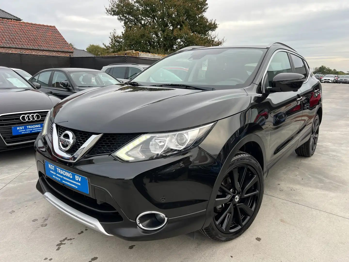 Nissan Qashqai 1.2i 115PK NAVIGATIE PANORAMISCH-DAK 360 CAMERA Noir - 1