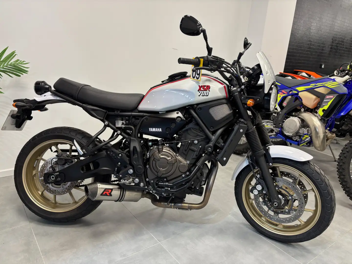Yamaha XSR 700 Gris - 2