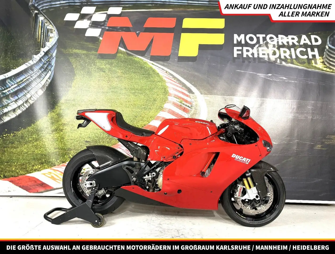 Ducati Desmosedici RR Красный - 1