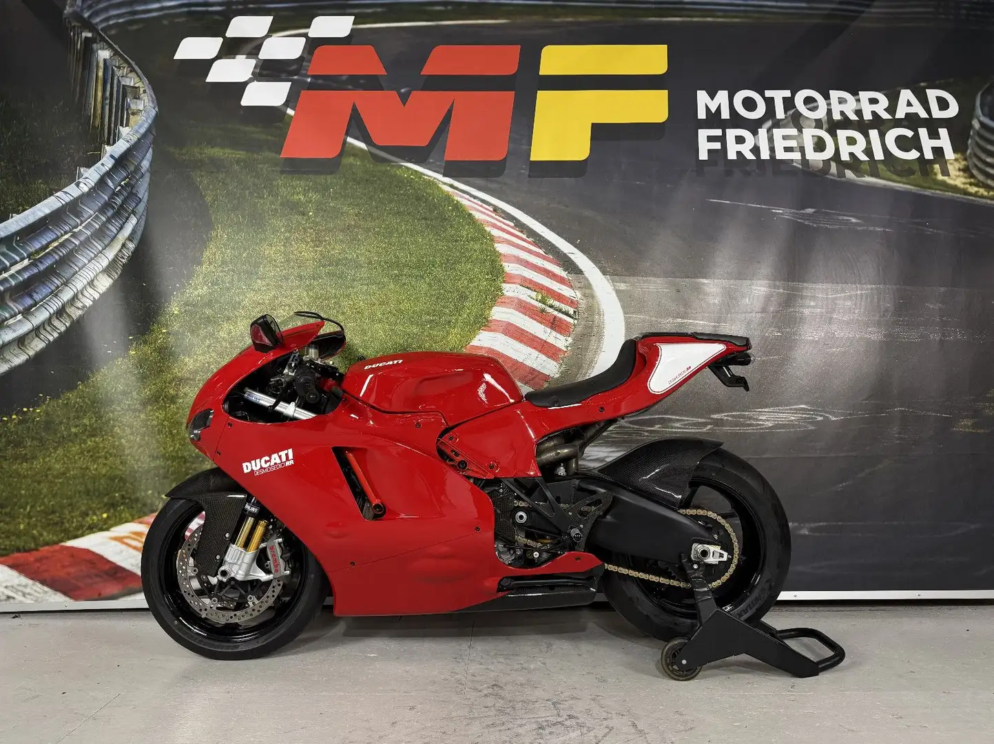 Ducati Desmosedici RR Красный - 2