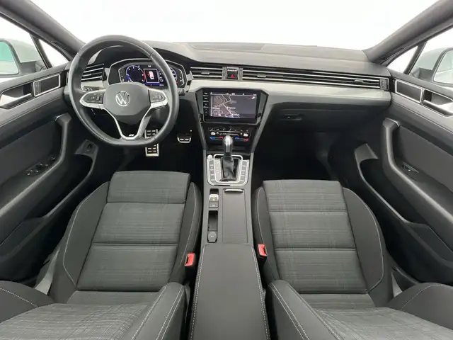 Volkswagen Passat view 7