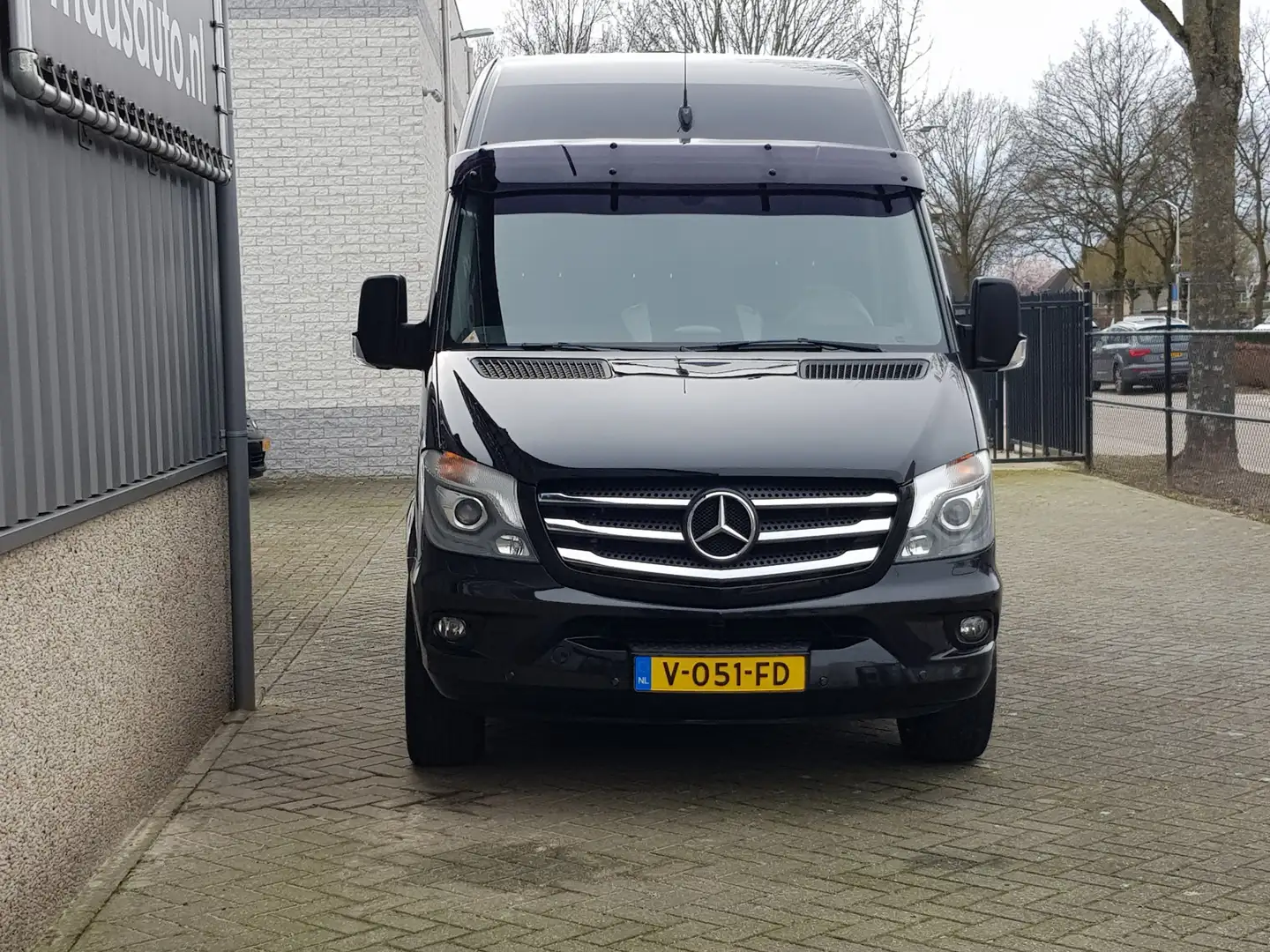Mercedes-Benz Sprinter 319 3.0 V6 CDI automaat l2/h2 3500 kg trekvermogen Schwarz - 2