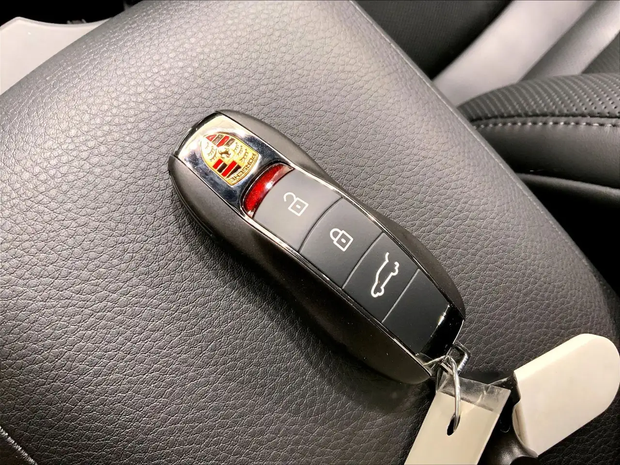 Porsche Macan снимка Porsche Macan