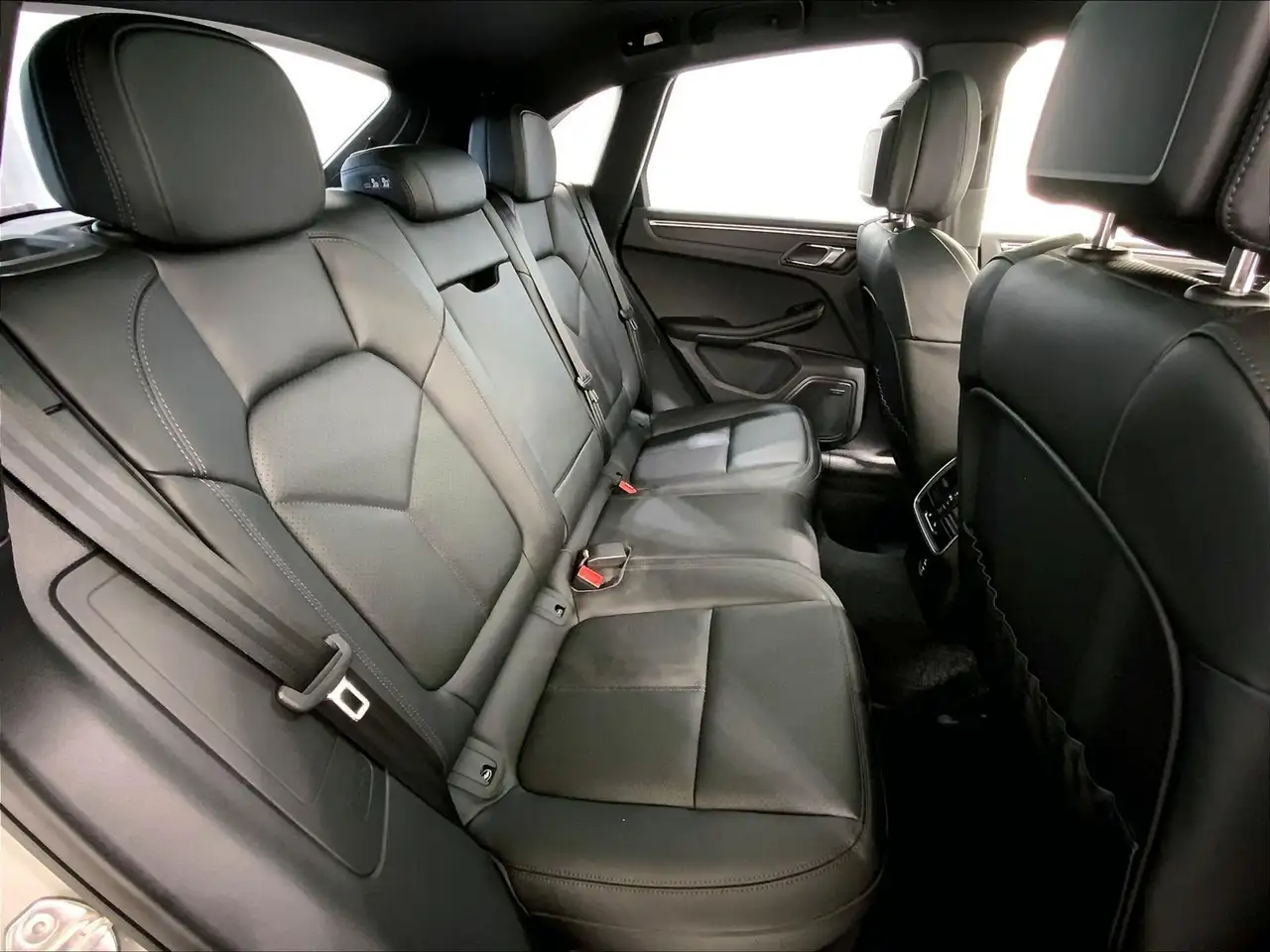 Porsche Macan снимка Porsche Macan