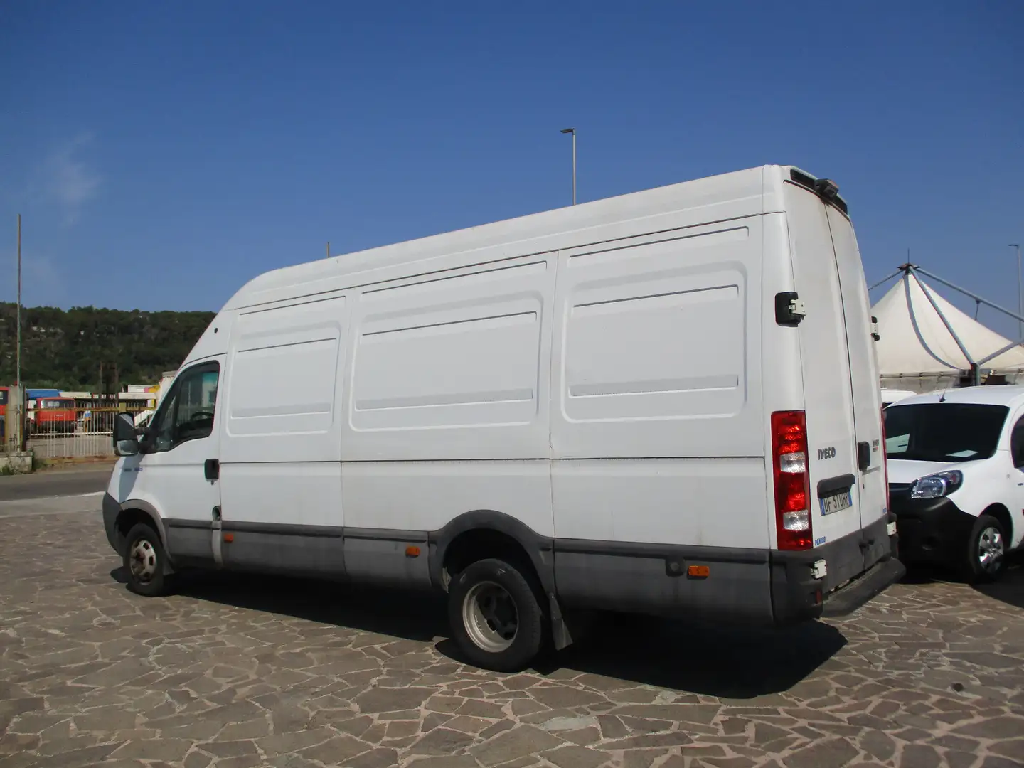 Iveco Daily 35C18 180CV GRANVOLUME LUNGO ALTO Bianco - 2