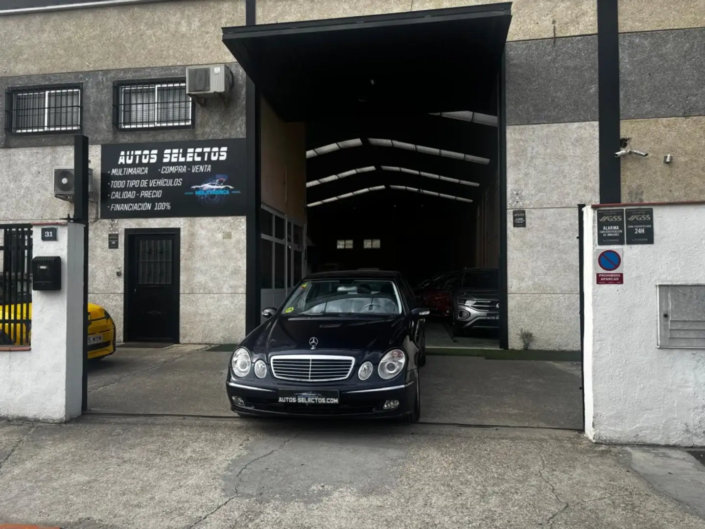 Mercedes-Benz E 200 K Azul - 1