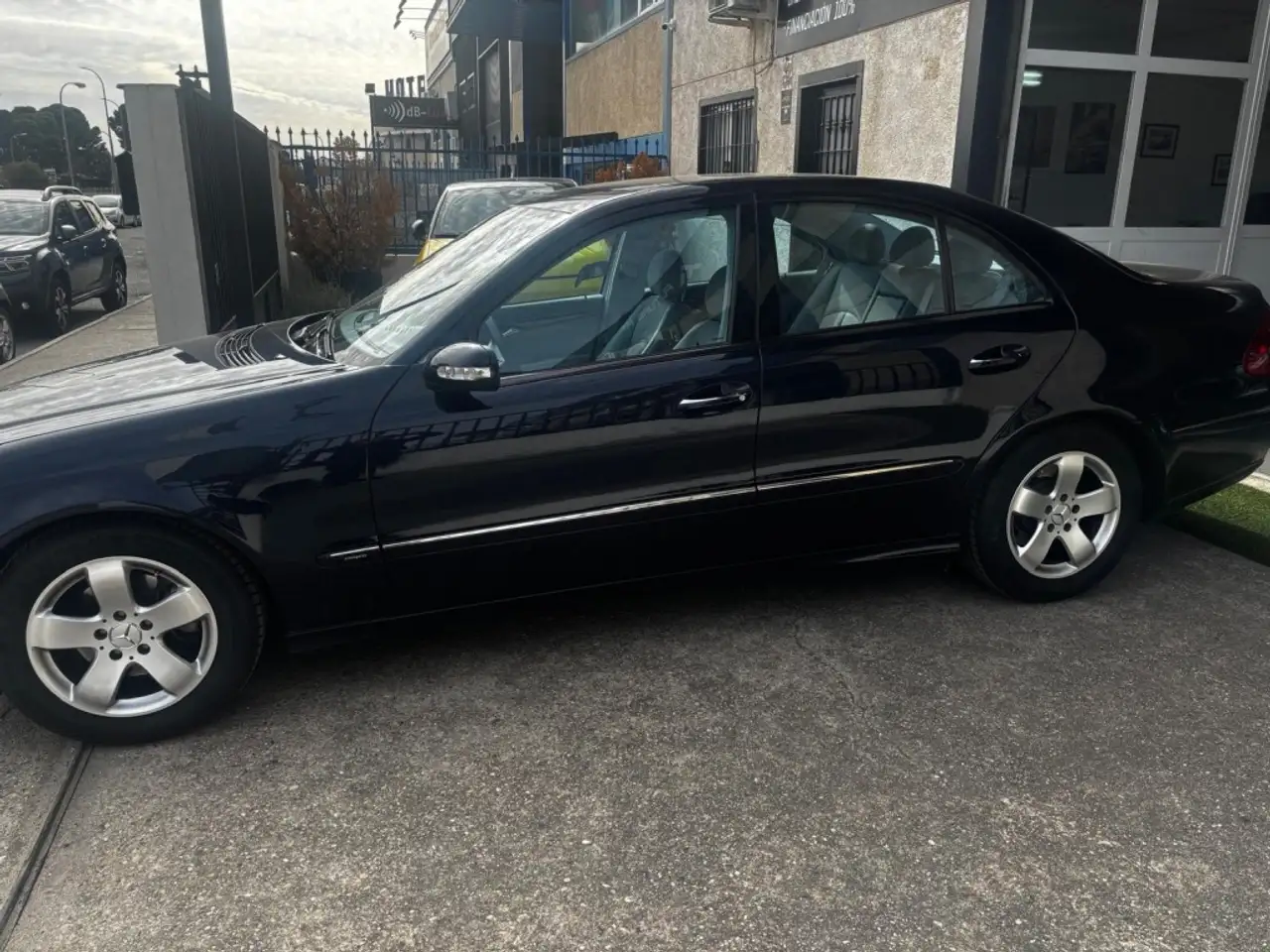 Mercedes-Benz E 200
