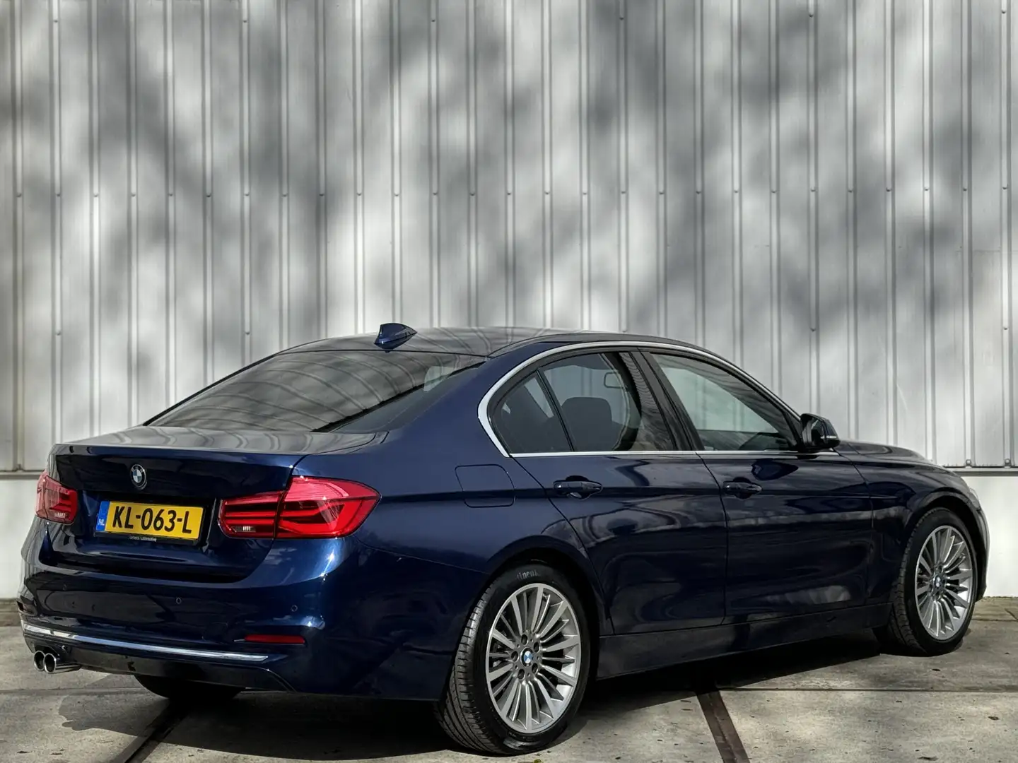 BMW 330 3-serie 330e High Executive Luxury | Lederen Sport Blauw - 2