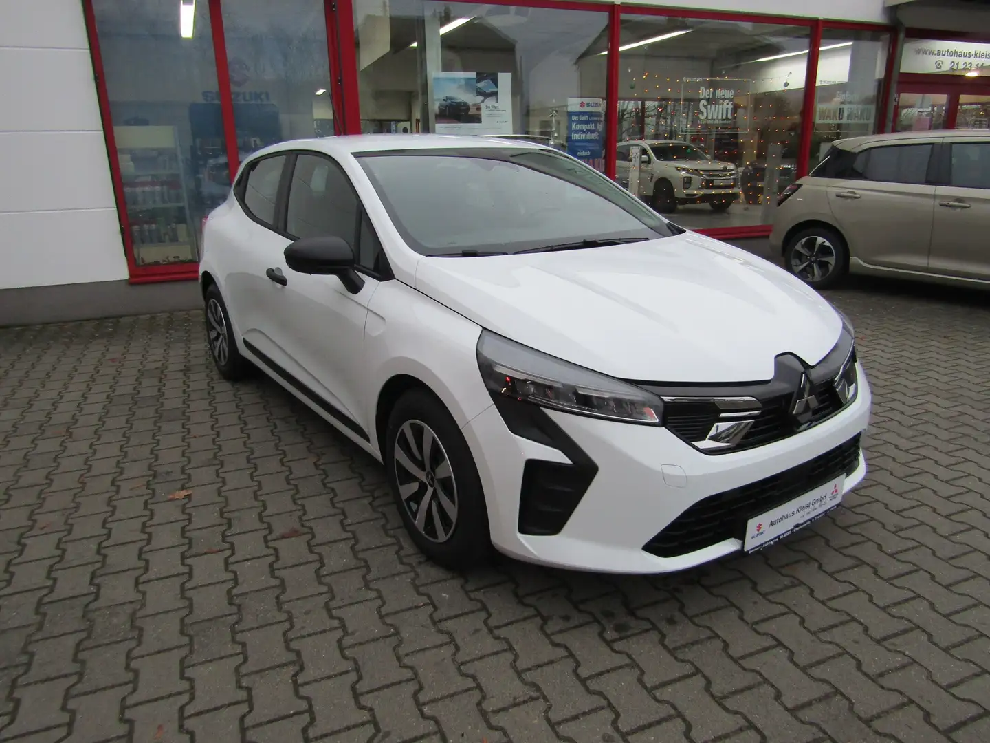 Mitsubishi Colt 1.0 PDC LED-Licht Bluetooth FSE Licht/+Regensensor Weiß - 1