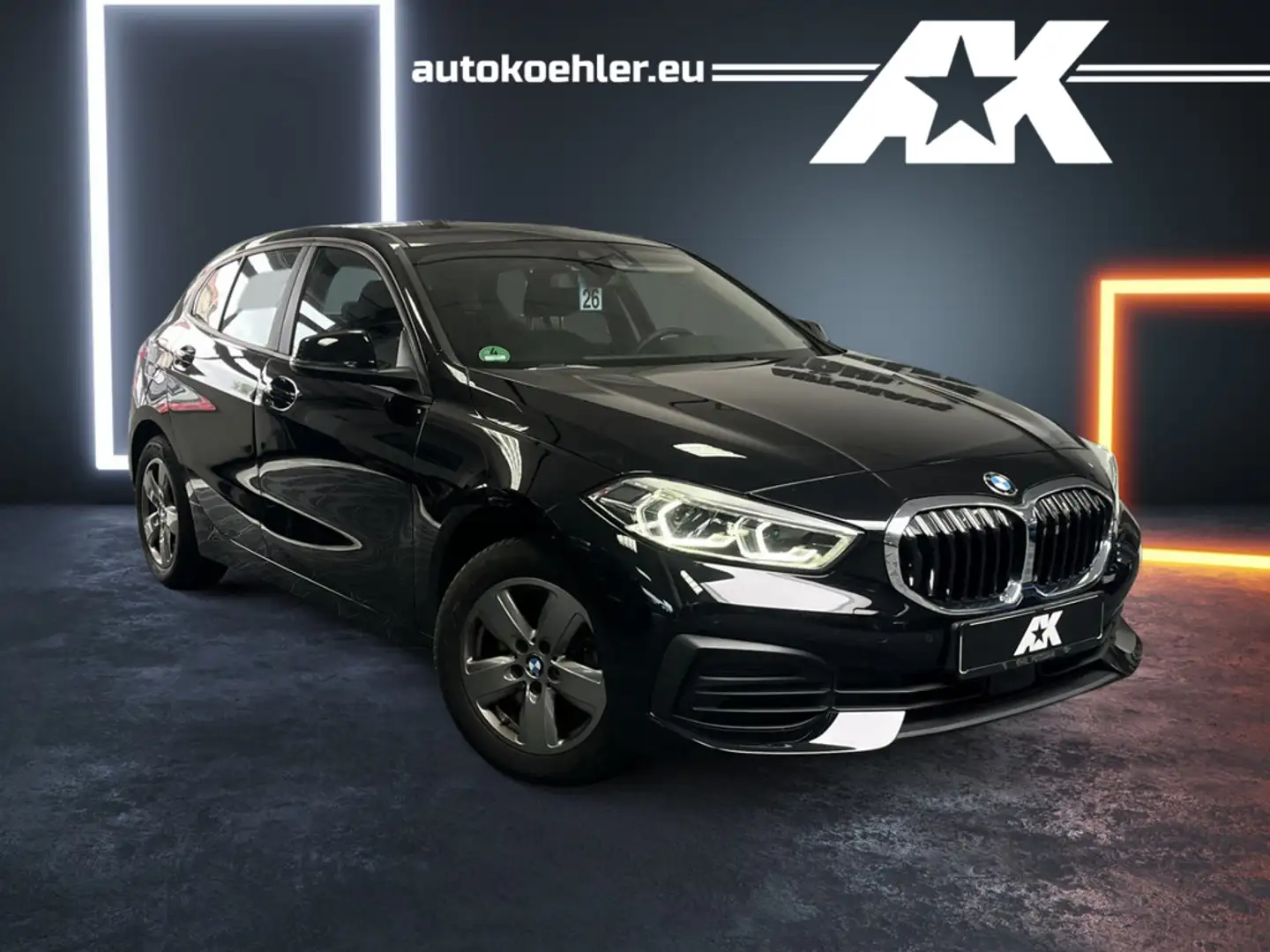 BMW 118 i Advantage KLIMA PDC SHZ NAVI LED Чорний - 1