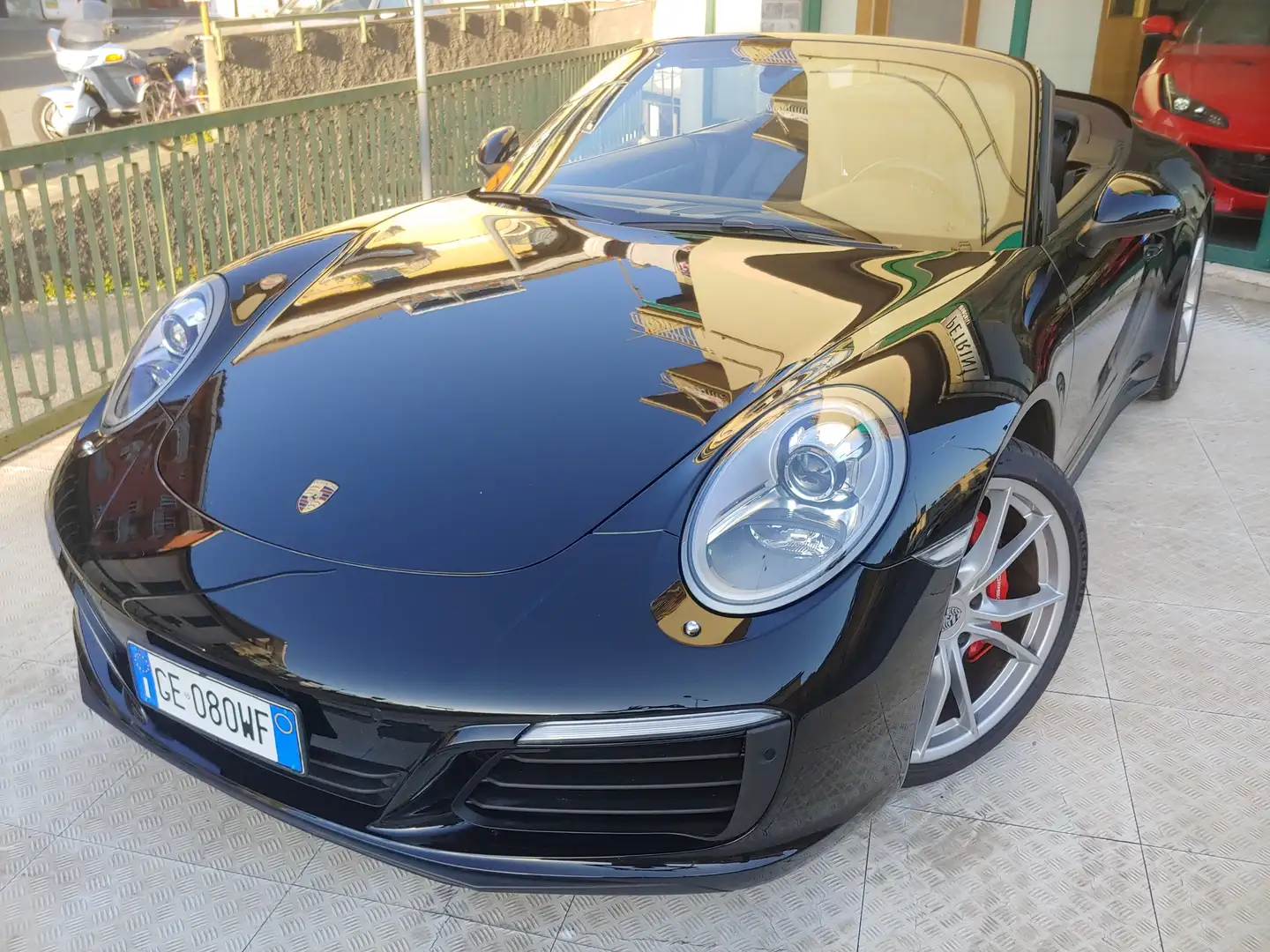 Porsche 991 911 Cabrio 3.0 Carrera 4S auto Schwarz - 1