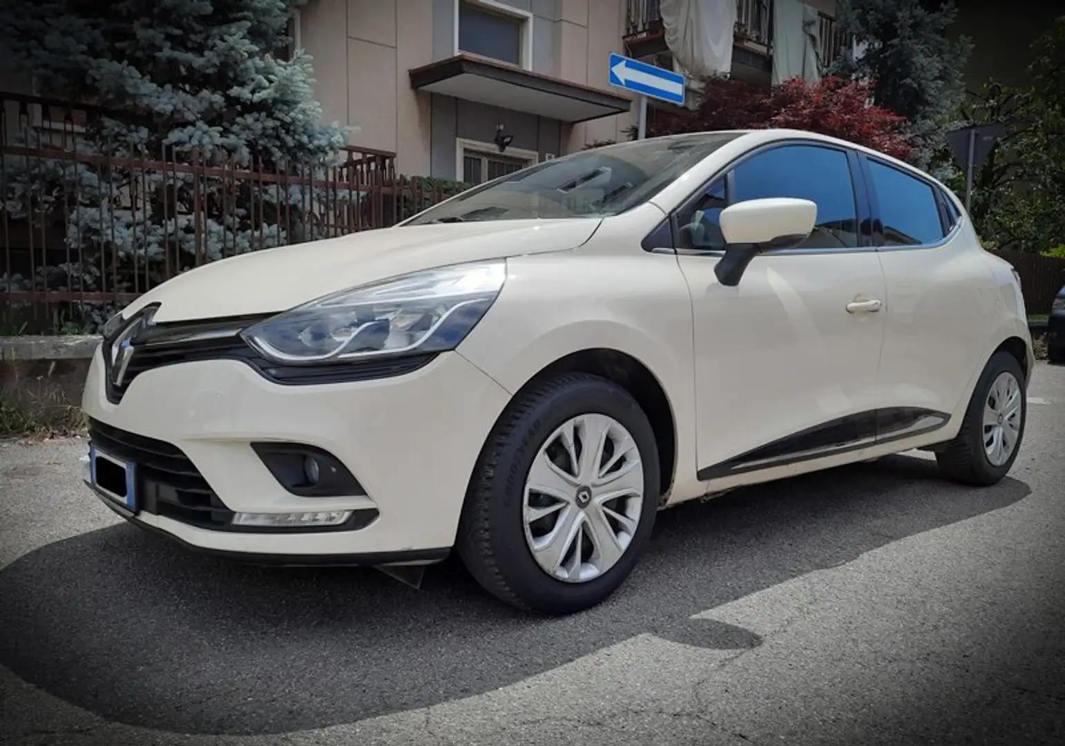 Renault Clio Clio 0.9 tce energy Zen Gpl 90cv bež - 1