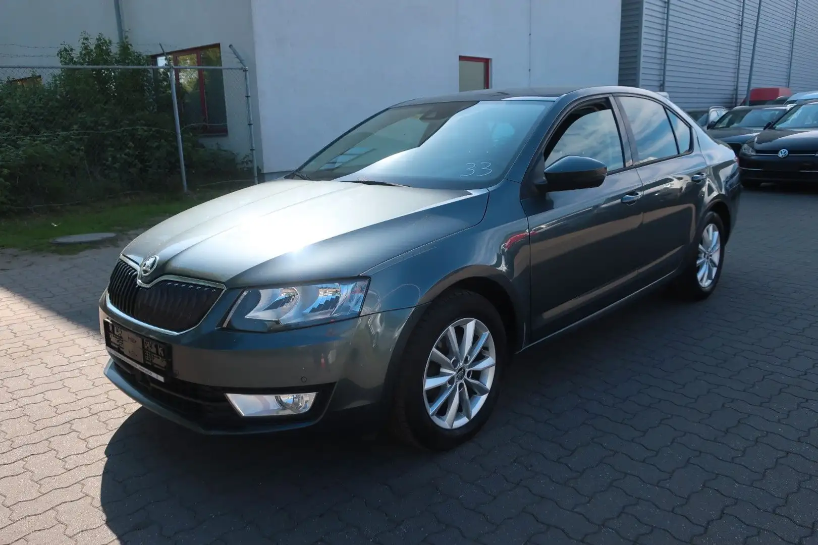 Skoda Octavia Lim. Style Klima Automatik Grau - 1