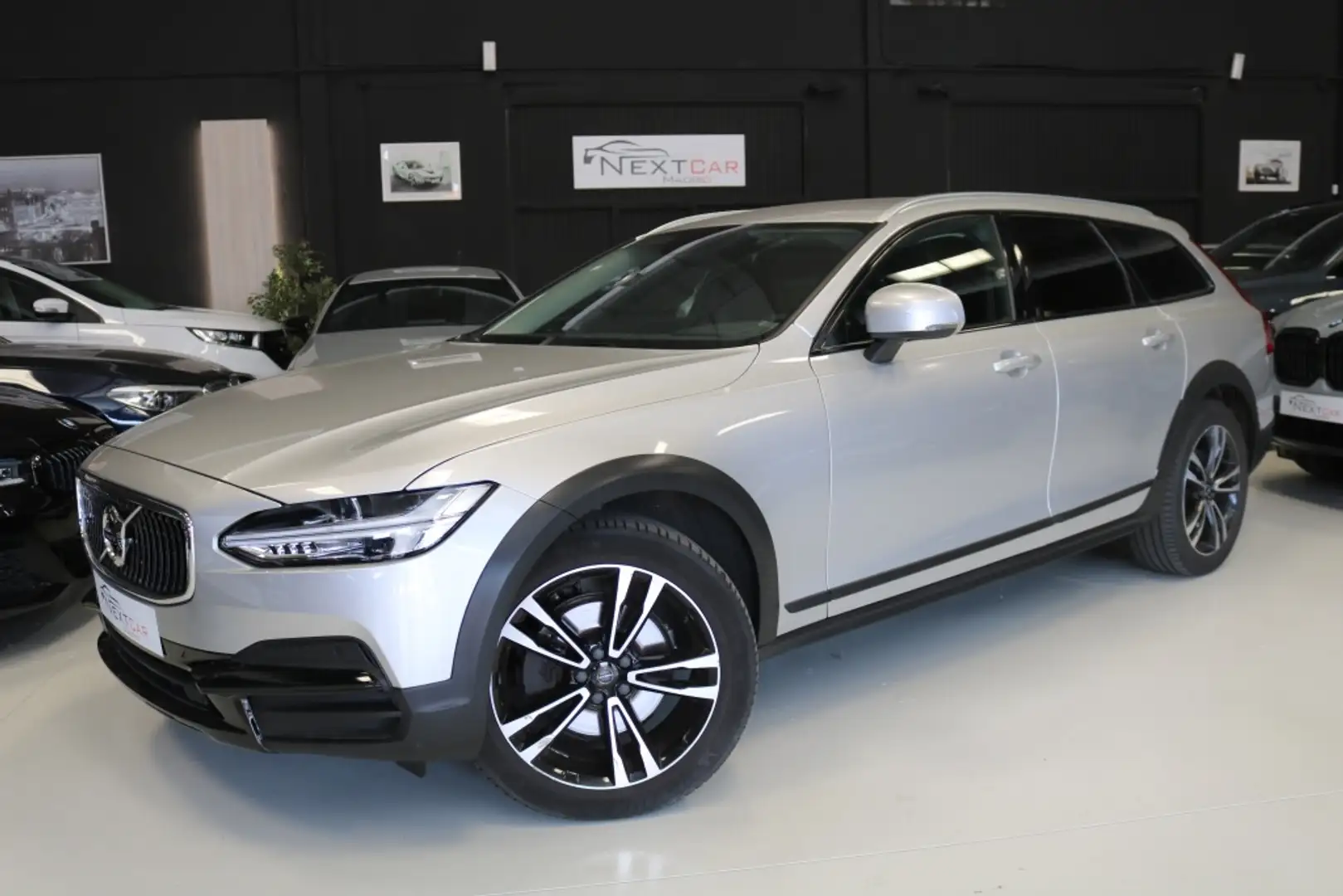 Volvo V90 Cross Country D4 Pro AWD Aut. Gris - 1