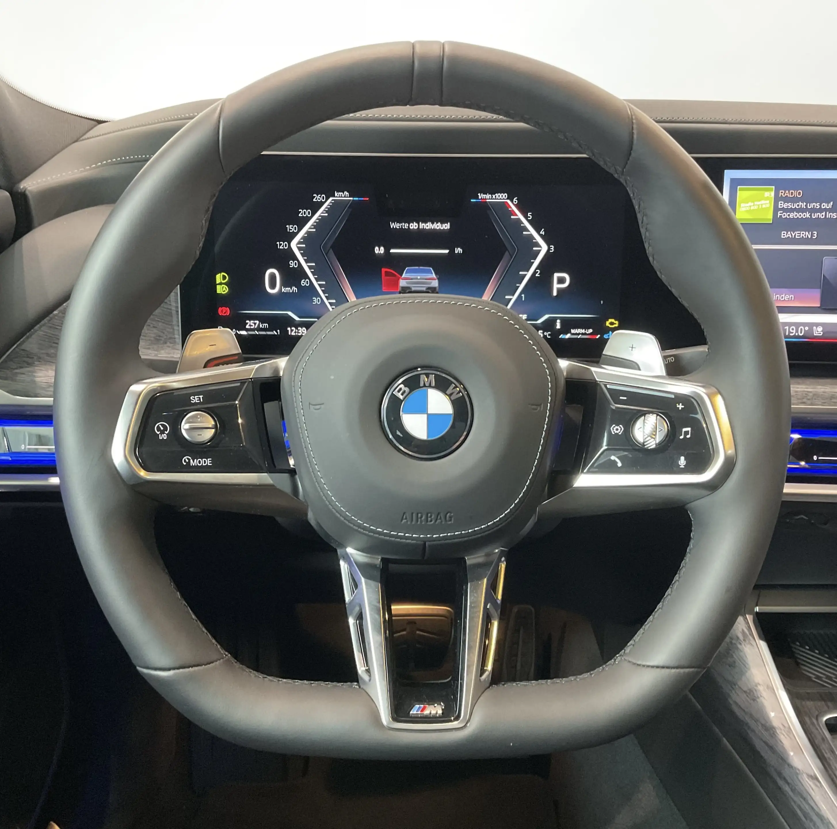 BMW 740 d xDrive | — photo 4