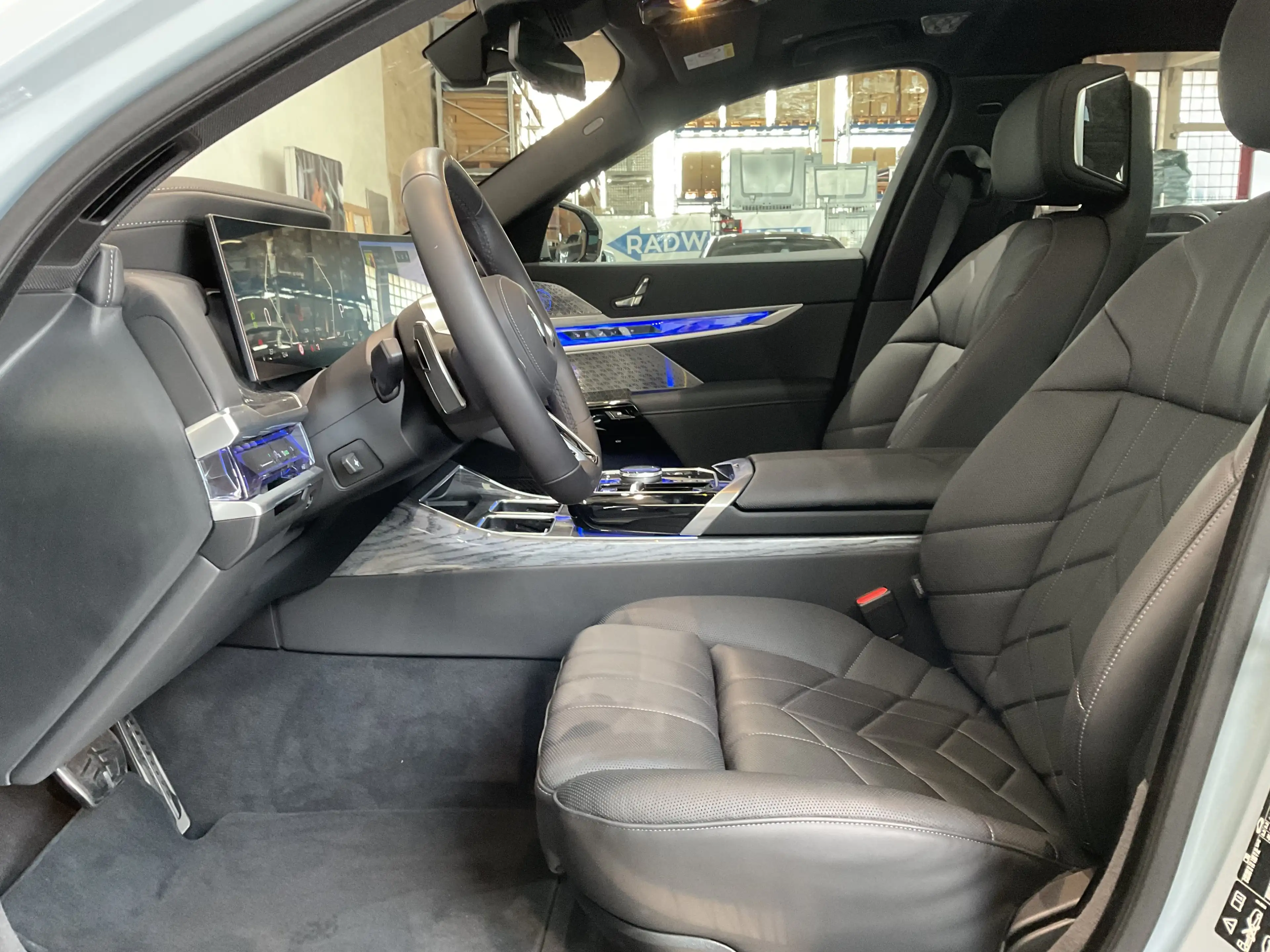 BMW 740 d xDrive | — photo 7