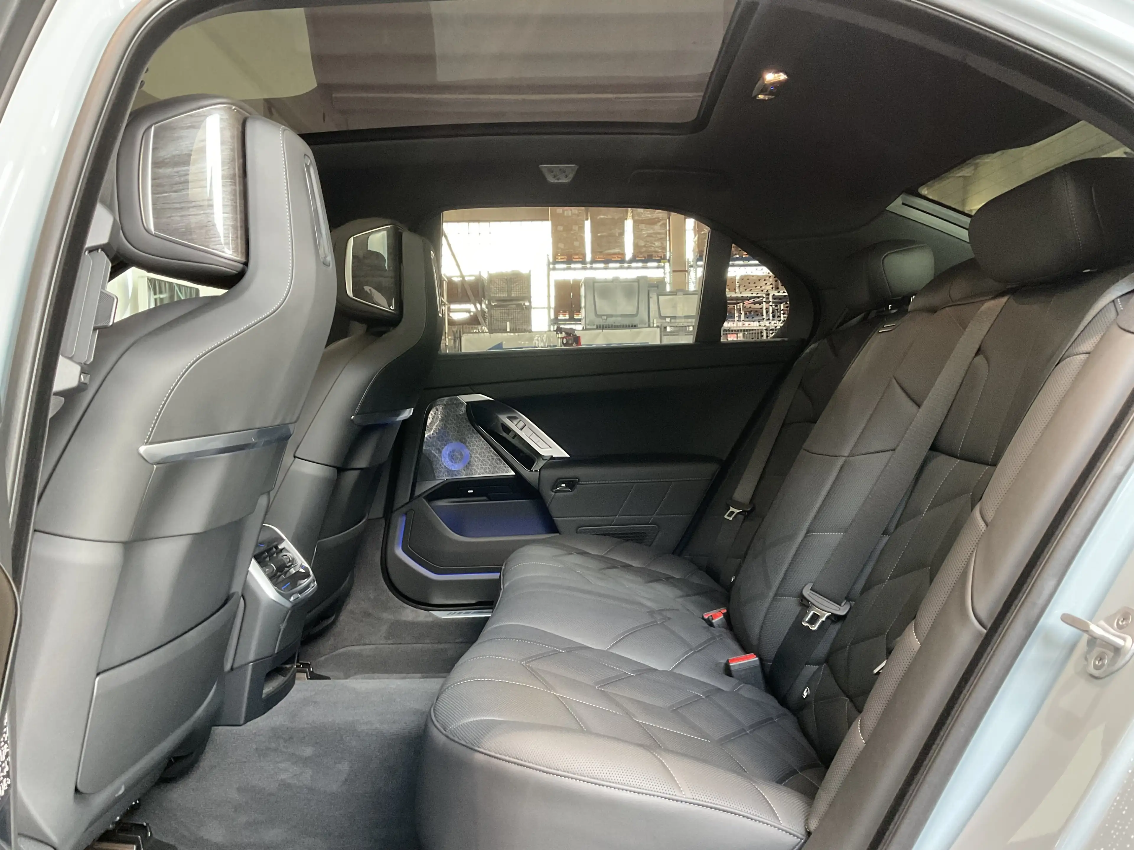 BMW 740 d xDrive | — photo 9