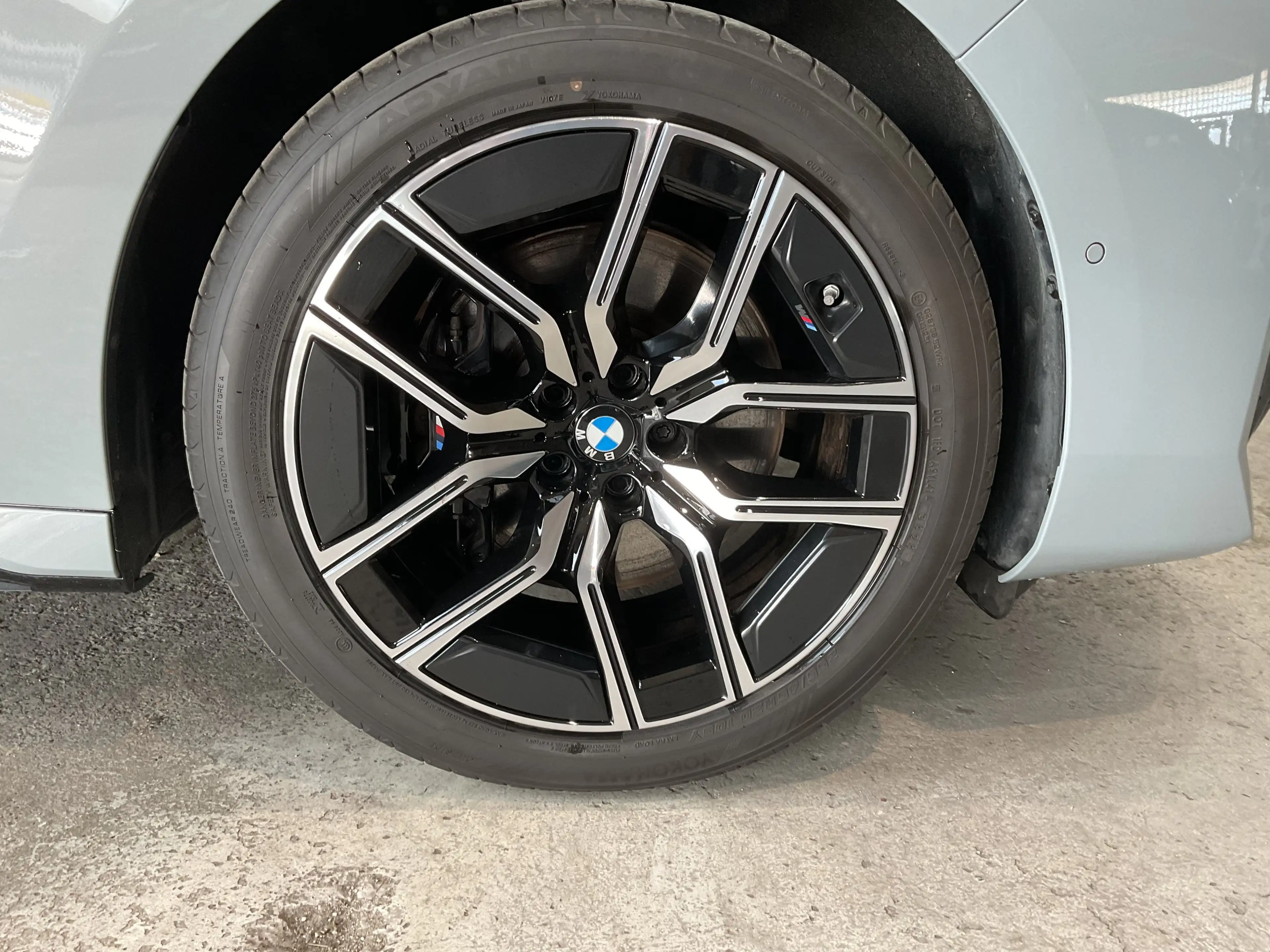 BMW 740 d xDrive | — photo 12