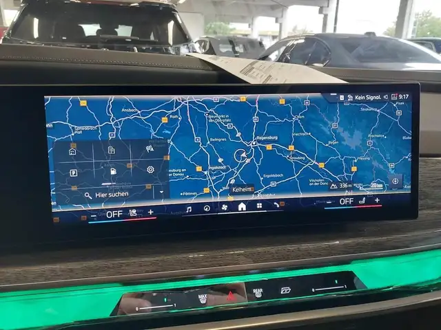 BMW 7 Series view 5