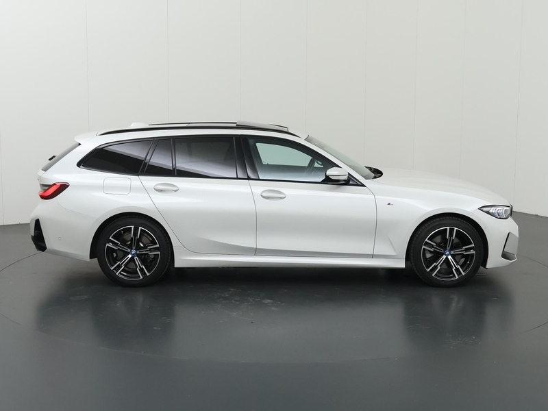 BMW 330 3-serie Touring 330e M-Sport | SOH 96,1% | Panoram — photo 6
