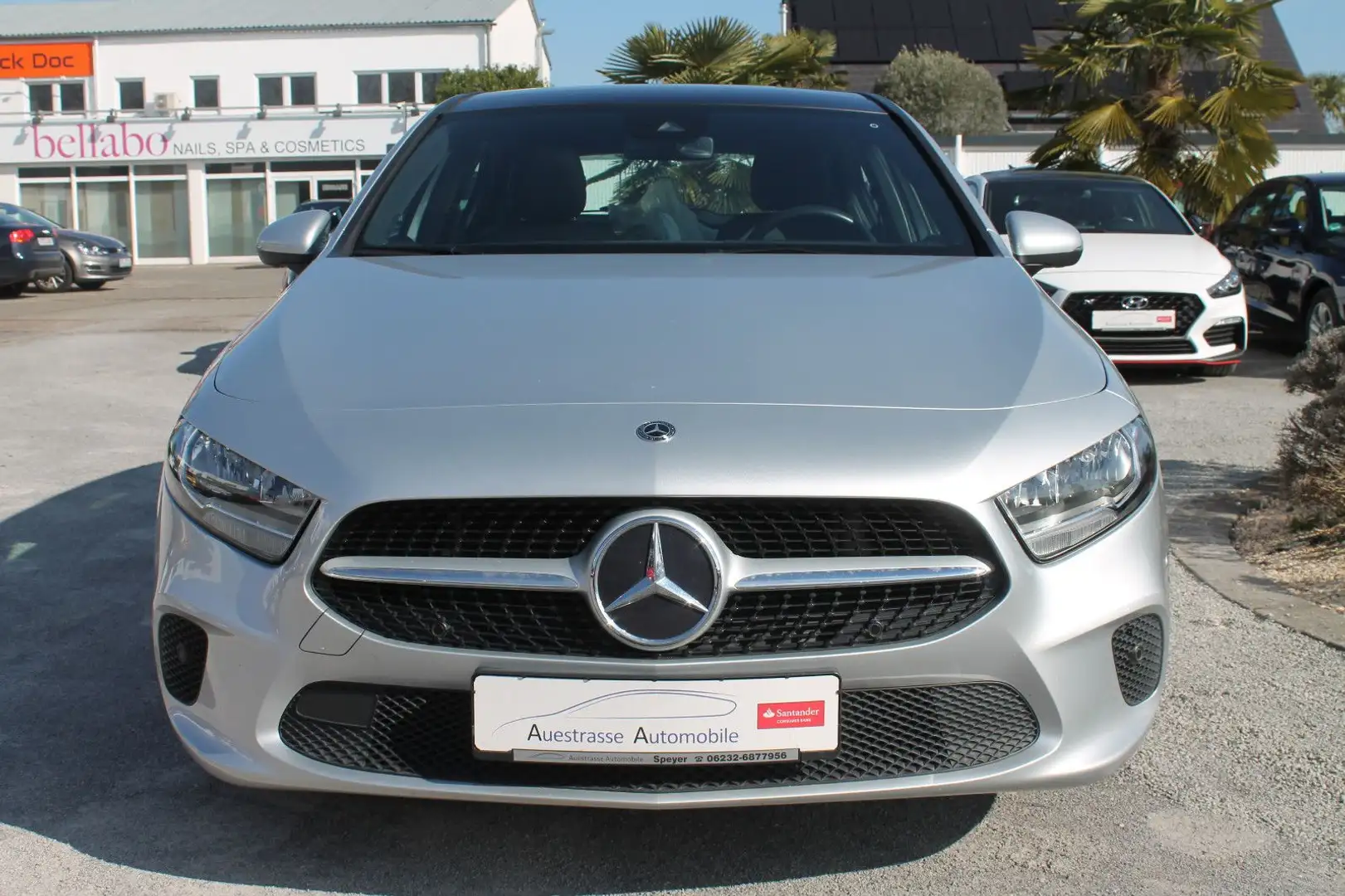 Mercedes-Benz A 180 A-Klasse Automatik, Navi, MBUX, Panoramadach Silber - 2
