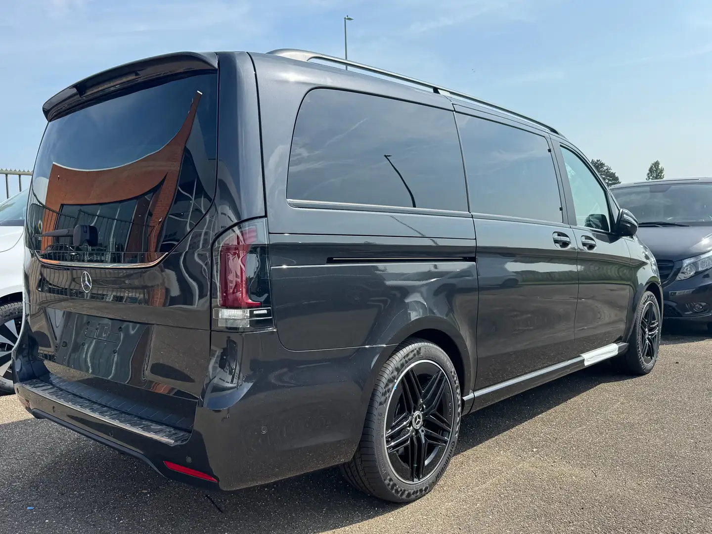 Mercedes-Benz V 300 LICHTE VRACHT/ AMG / 4x4 / 80.139+BTW /luchtvering Grau - 2