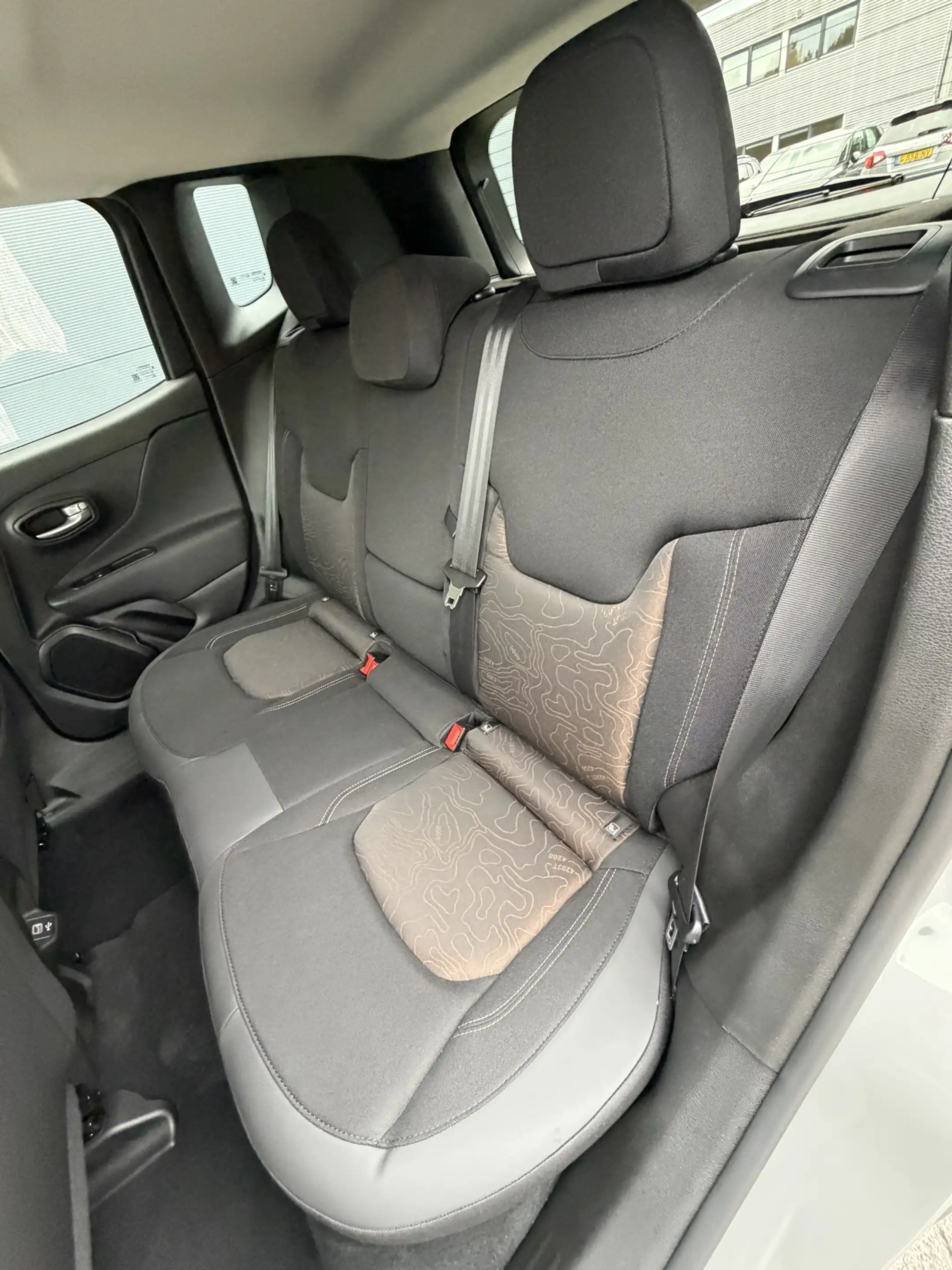 Jeep Renegade 4xe 240 Plug-in Hybrid Electric Trailhawk (Navigat — photo 13
