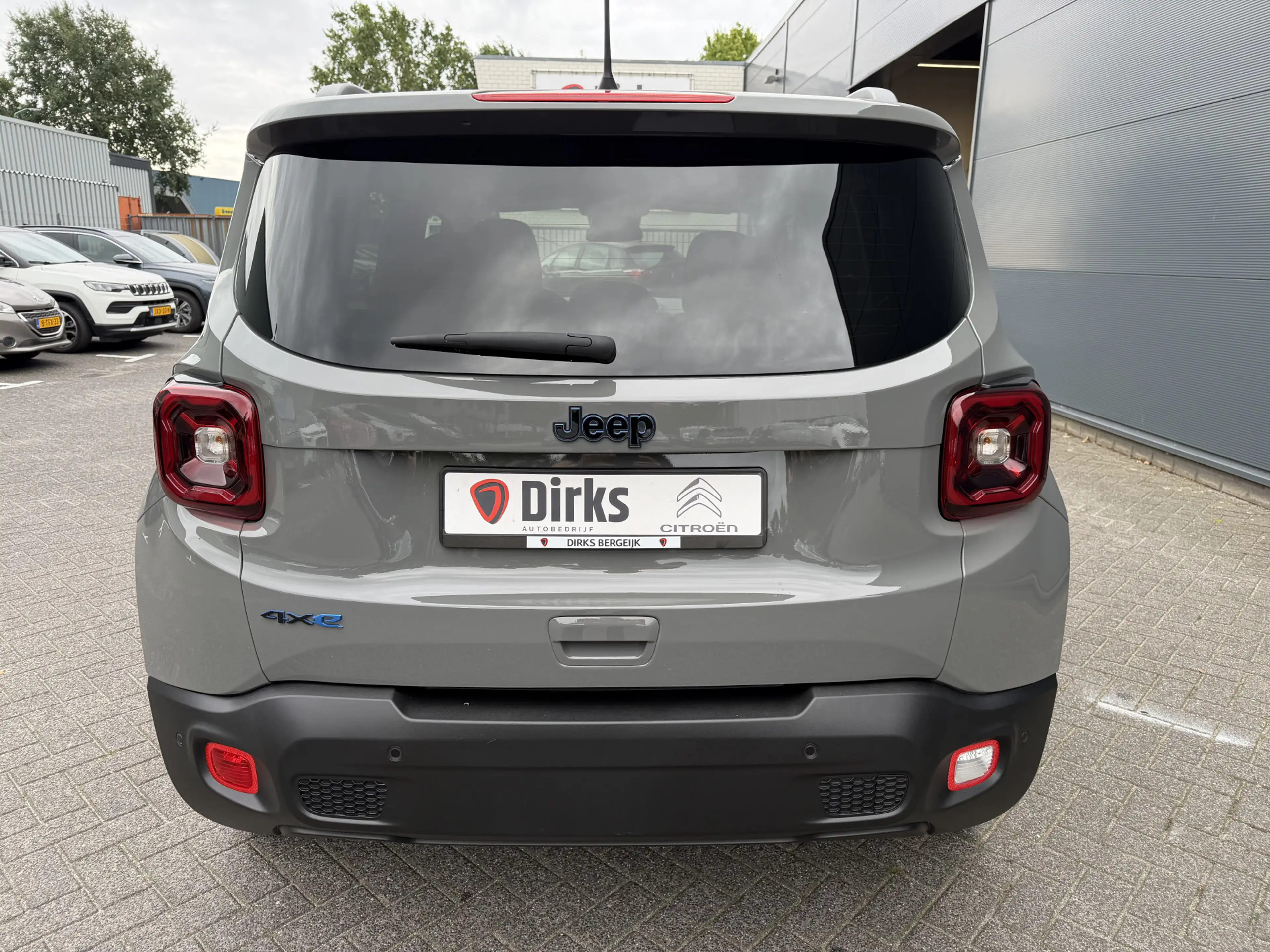 Jeep Renegade 4xe 240 Plug-in Hybrid Electric Trailhawk (Navigat — photo 5