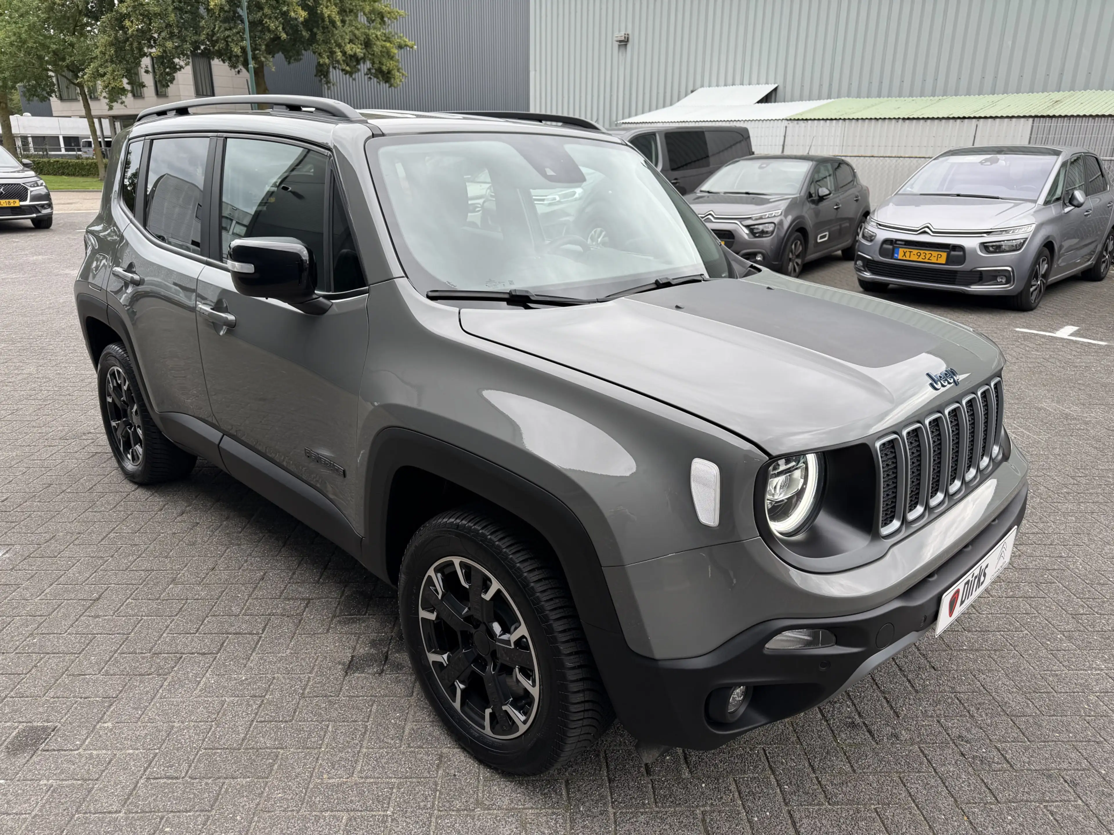 Jeep Renegade 4xe 240 Plug-in Hybrid Electric Trailhawk (Navigat — photo 7