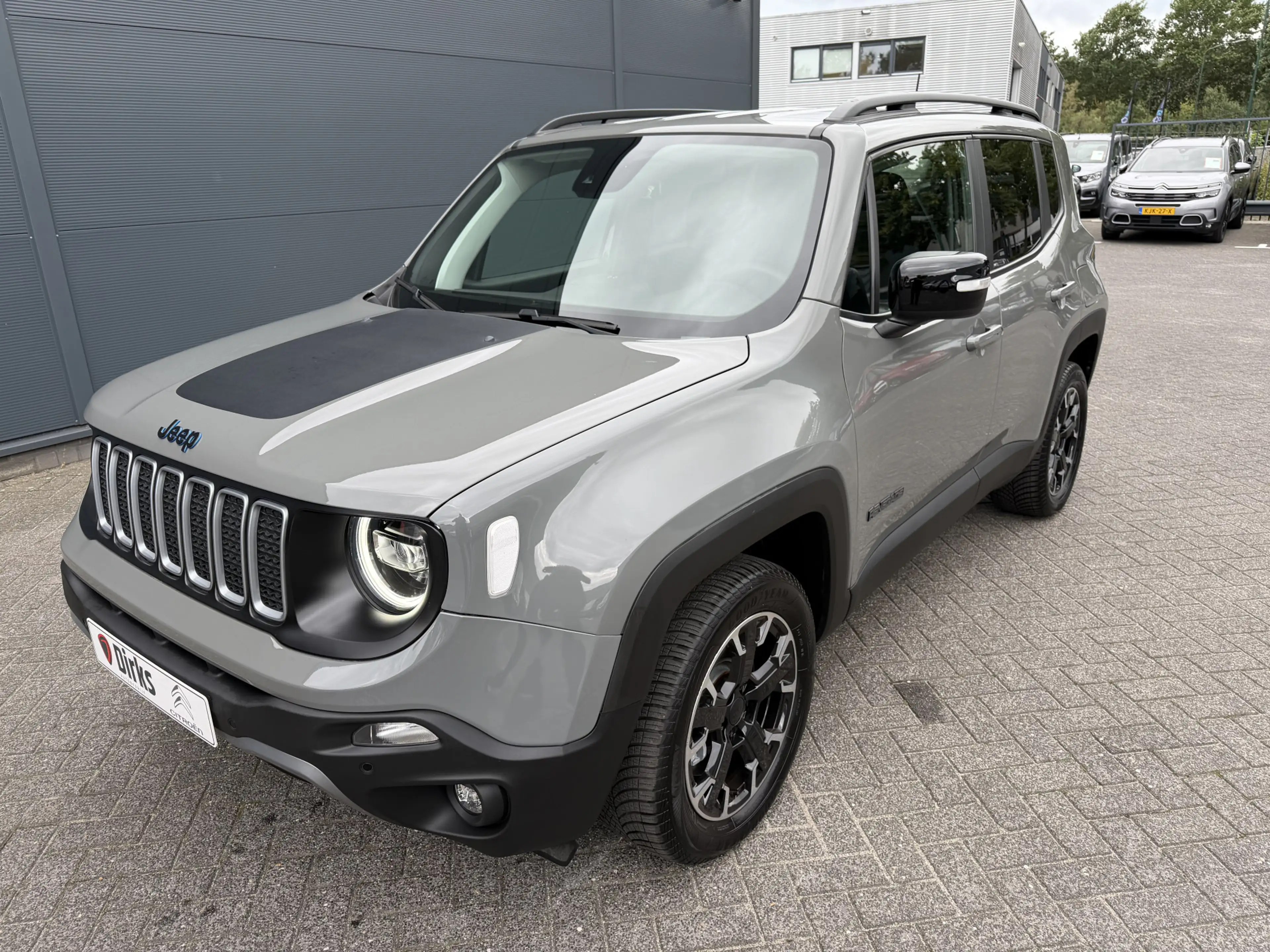 Jeep Renegade 4xe 240 Plug-in Hybrid Electric Trailhawk (Navigat — photo 3
